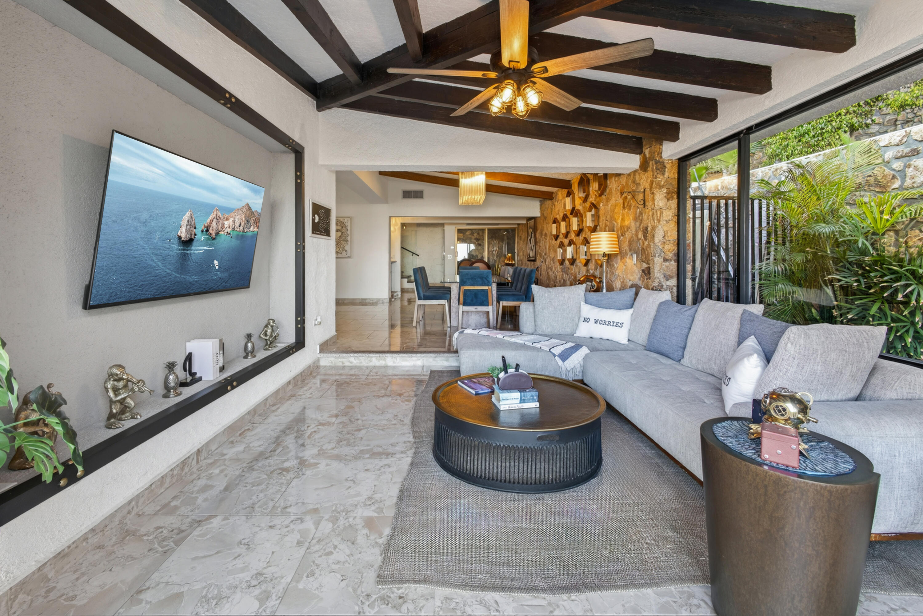 25 Camino Grande Pedregal, Villa Felicidad