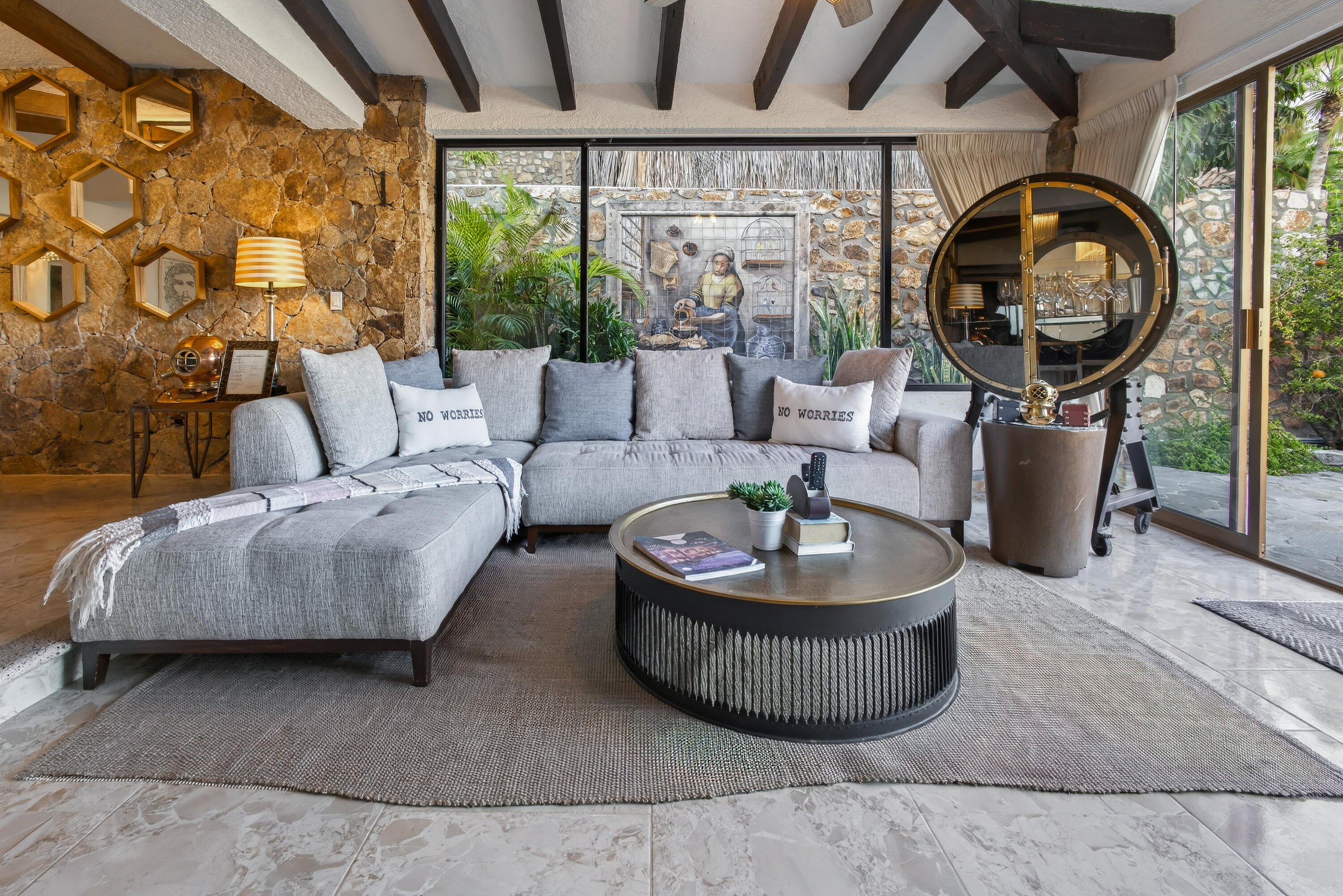 25 Camino Grande Pedregal, Villa Felicidad