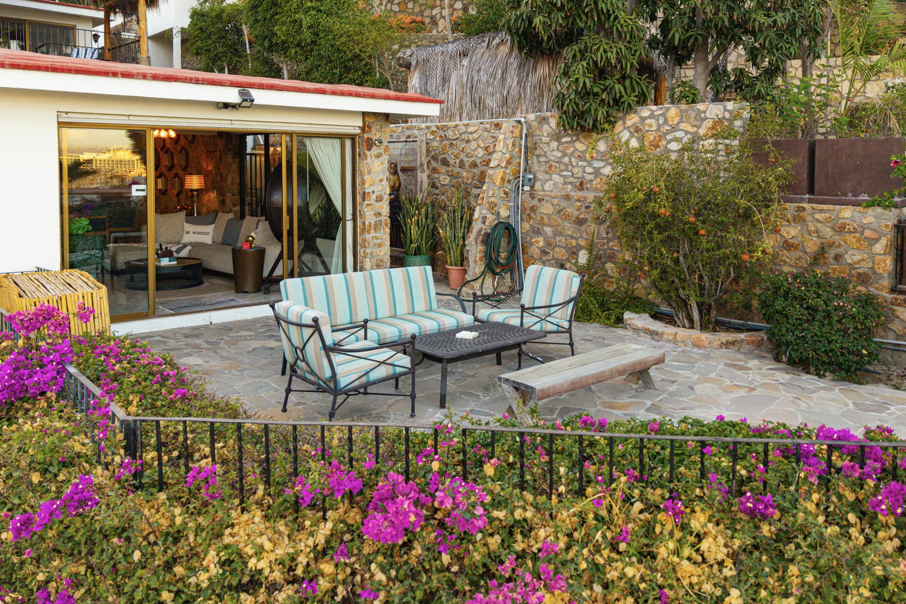 25 Camino Grande Pedregal, Villa Felicidad