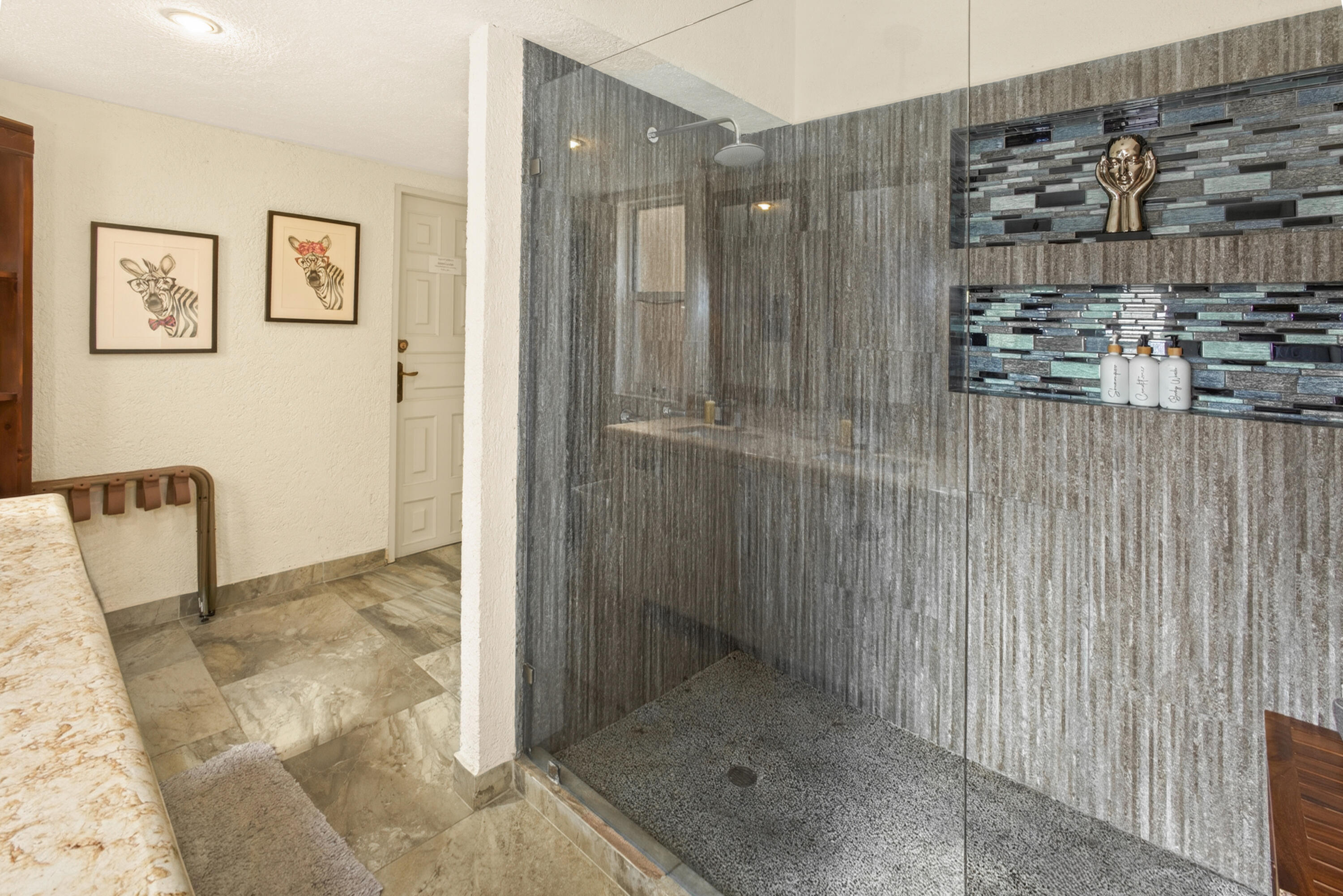 25 Camino Grande Pedregal, Villa Felicidad