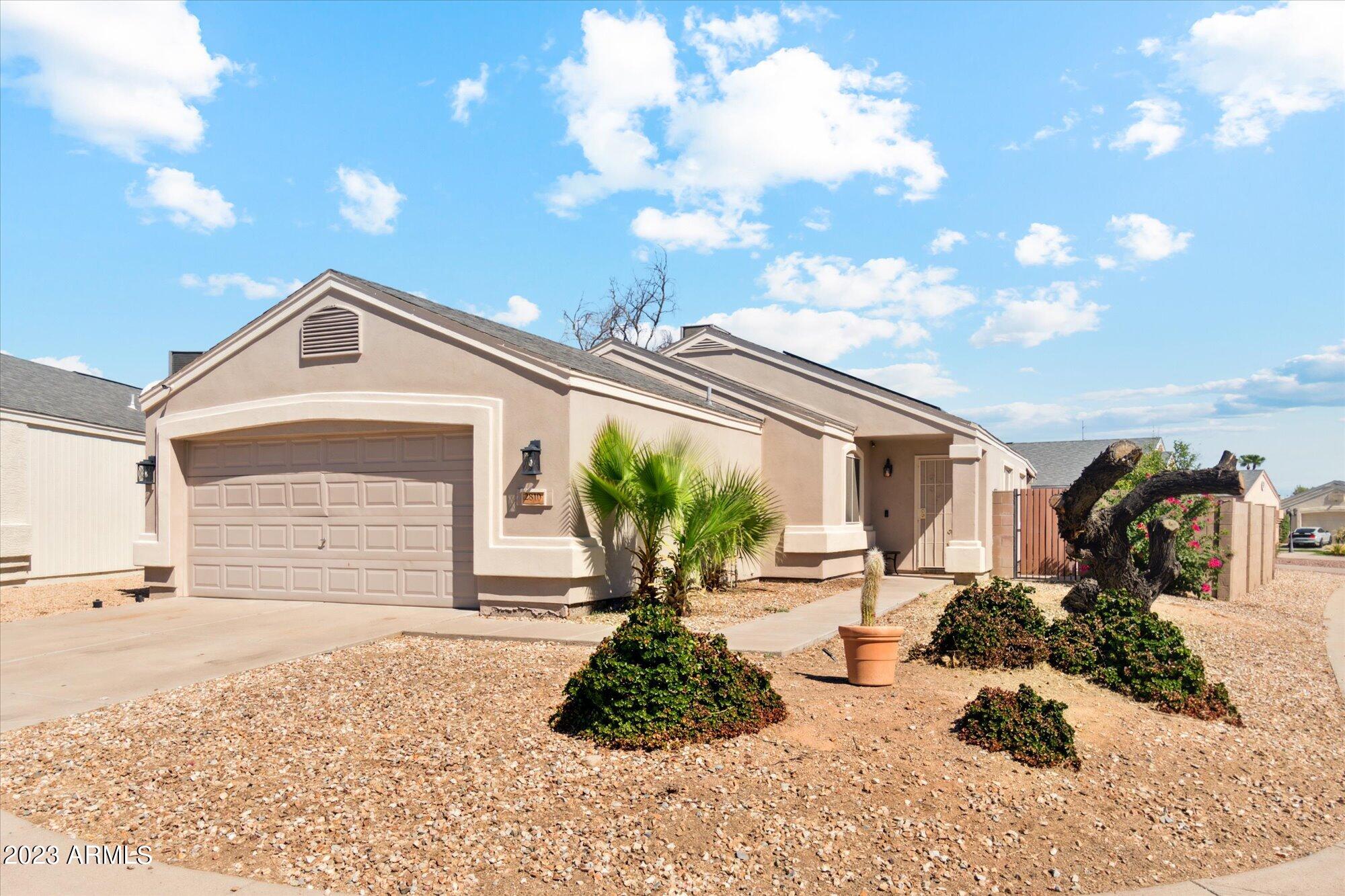 2810 W MURIEL Drive