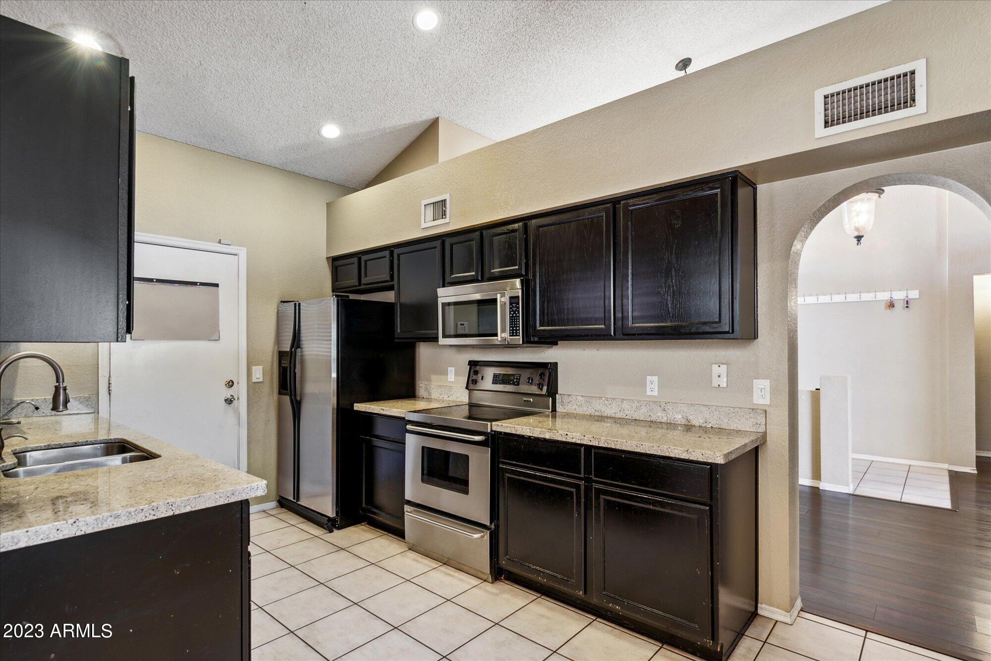 4132 E CHOLLA CANYON Drive