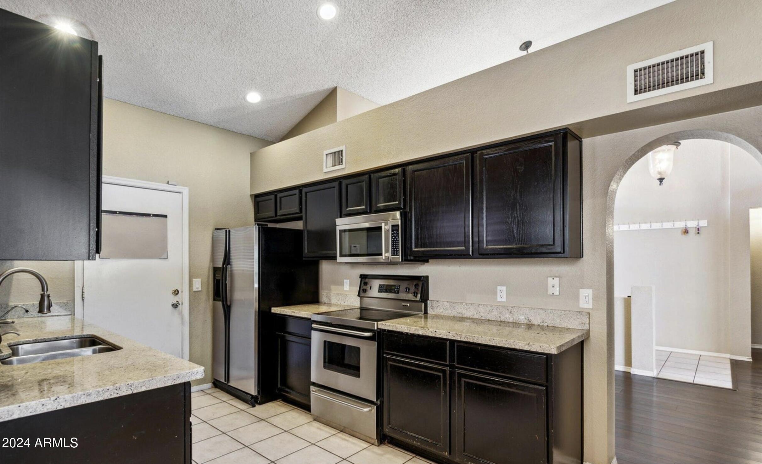 4132 E CHOLLA CANYON Drive