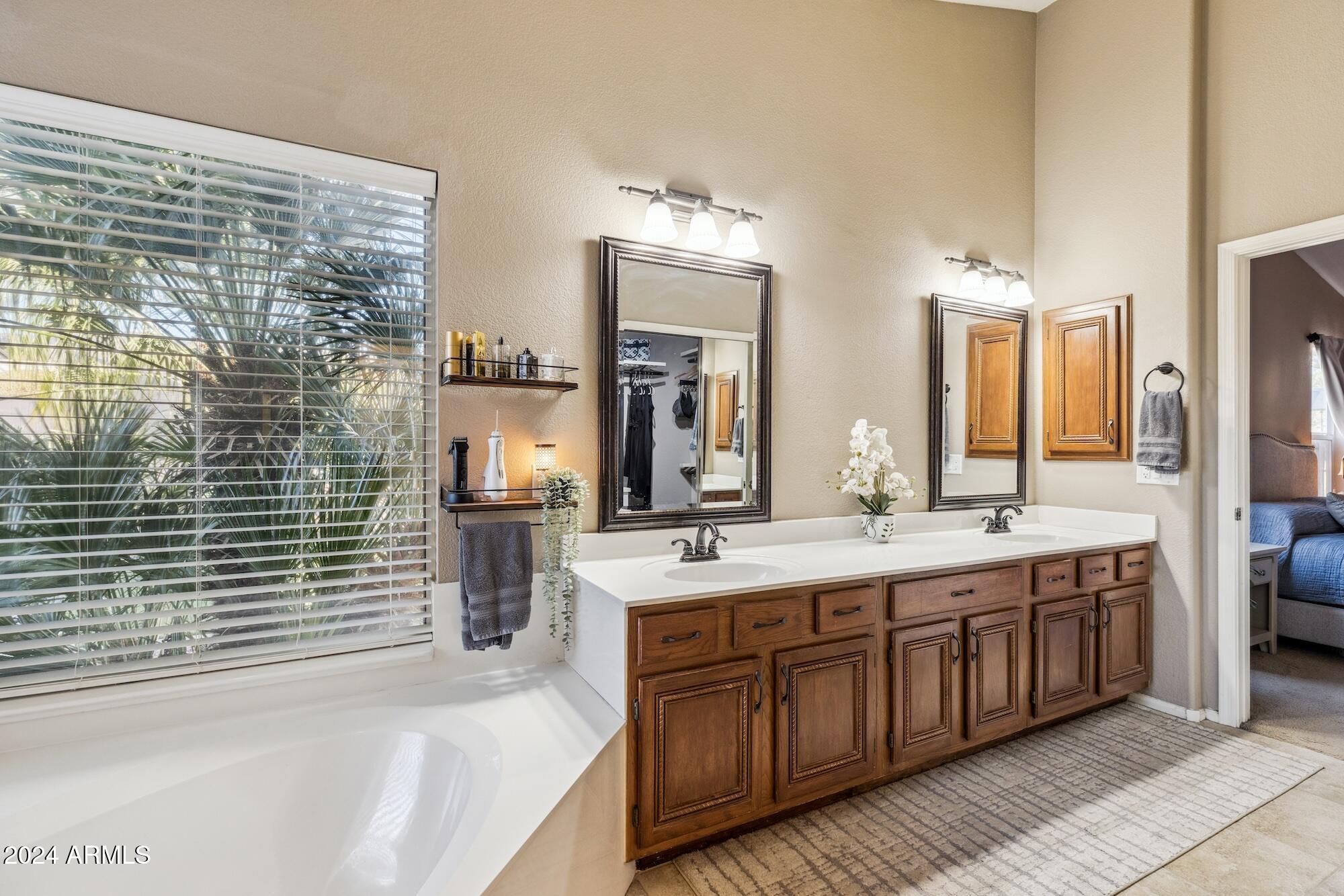 1320 W MUIRWOOD Drive