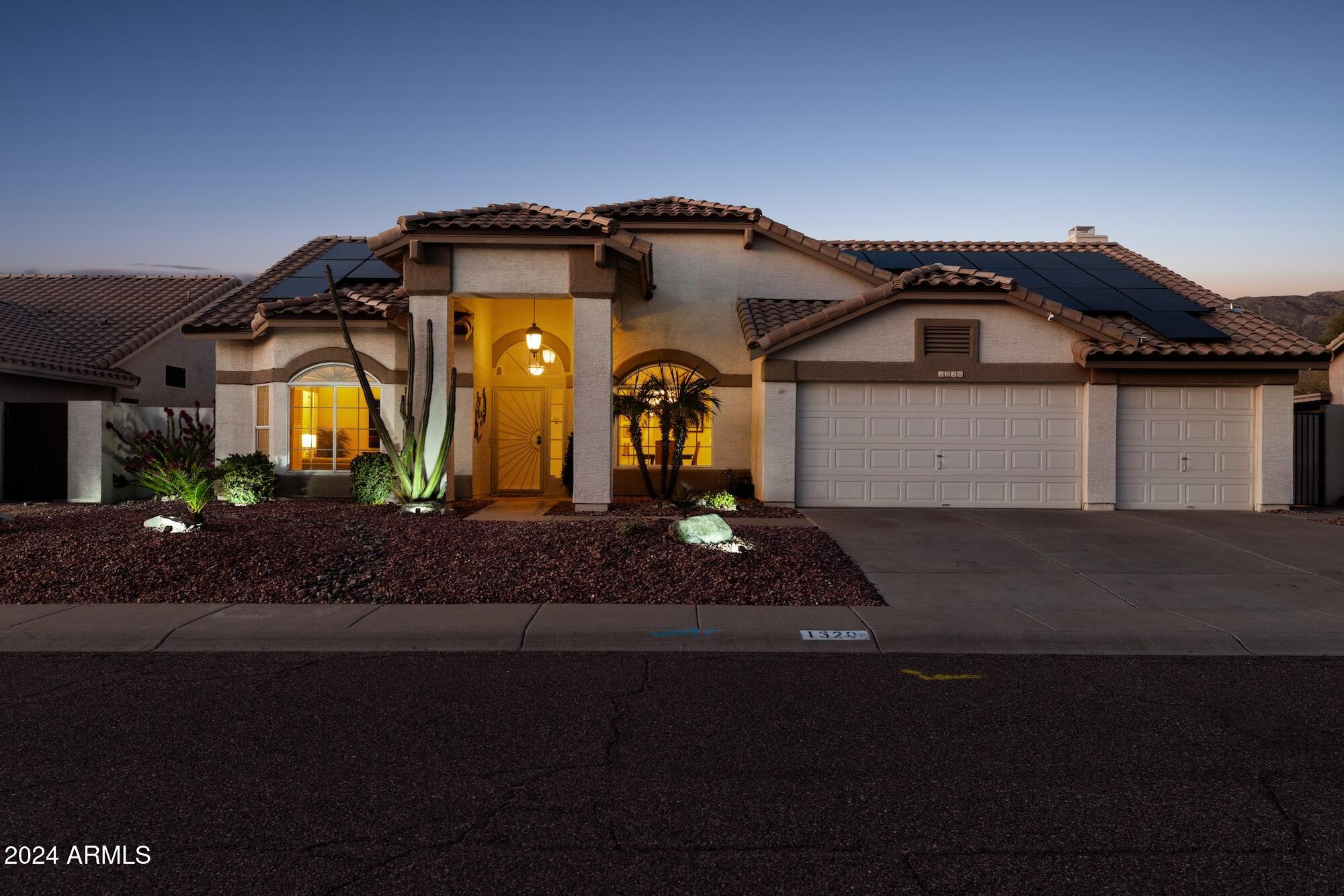 1320 W MUIRWOOD Drive