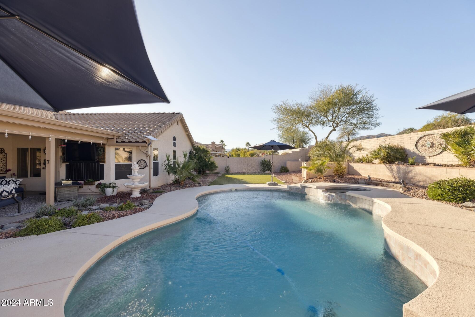 1320 W MUIRWOOD Drive