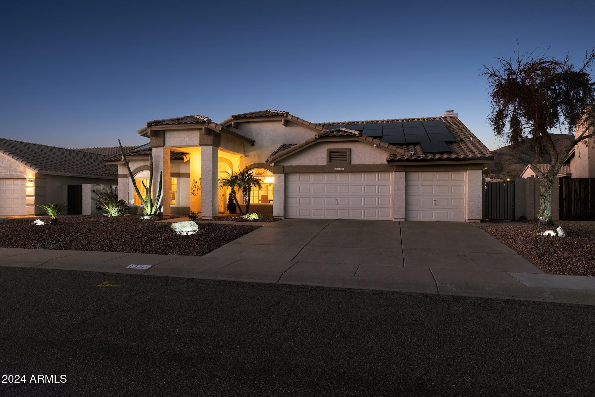 1320 W MUIRWOOD Drive