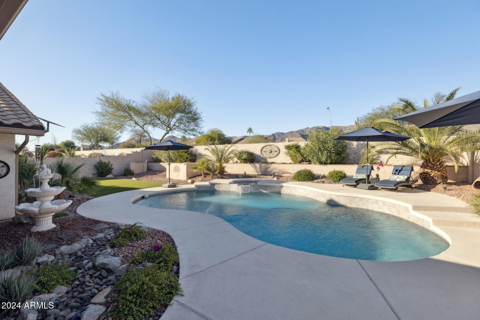1320 W MUIRWOOD Drive
