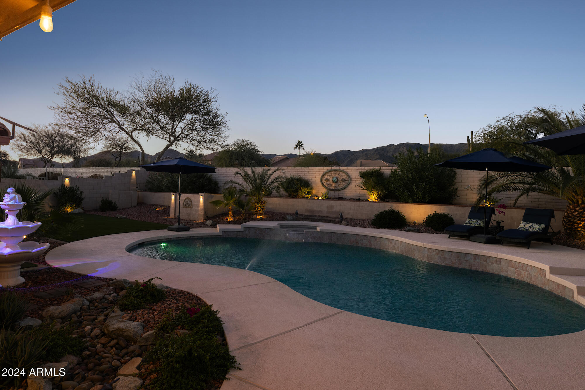 1320 W MUIRWOOD Drive