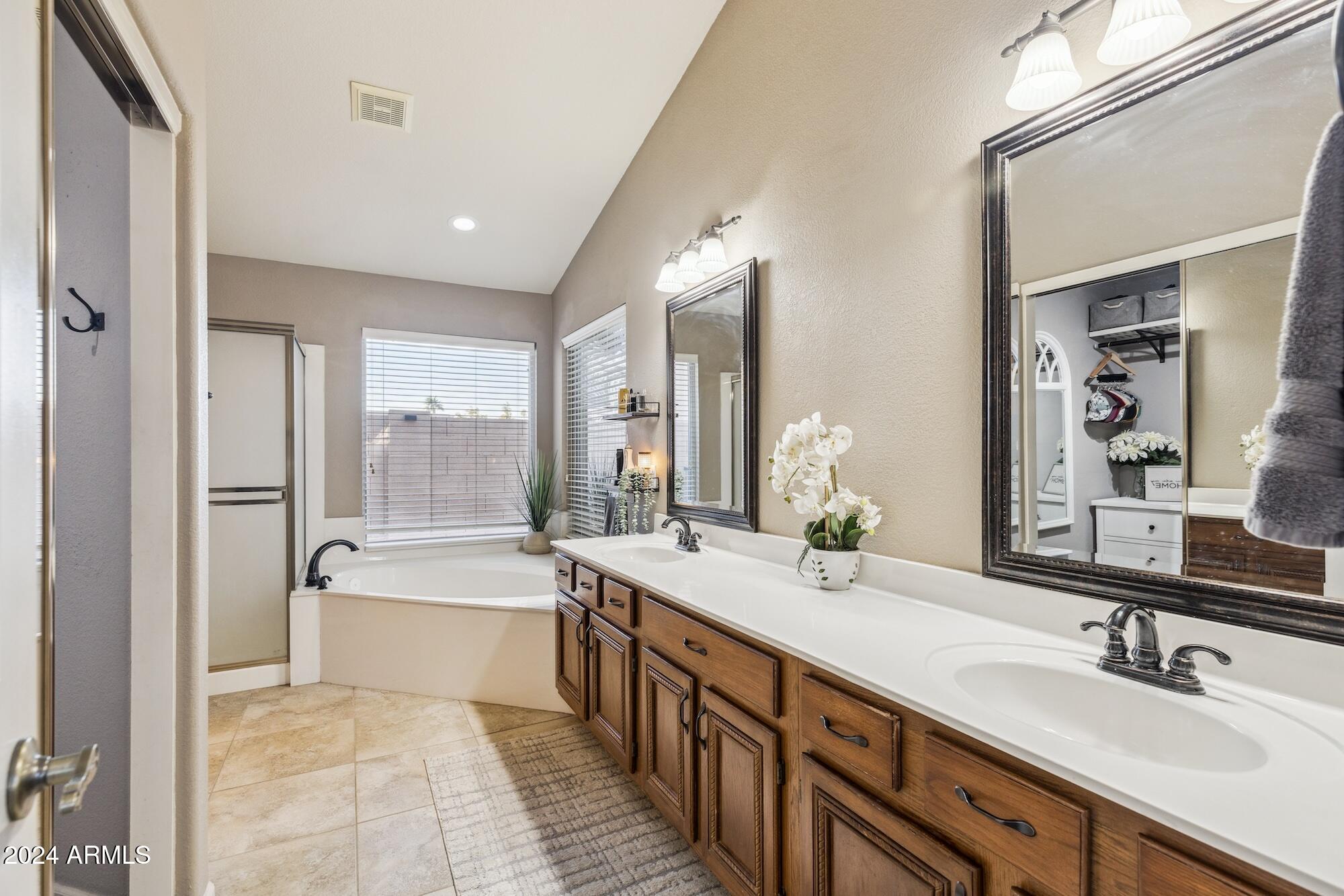 1320 W MUIRWOOD Drive