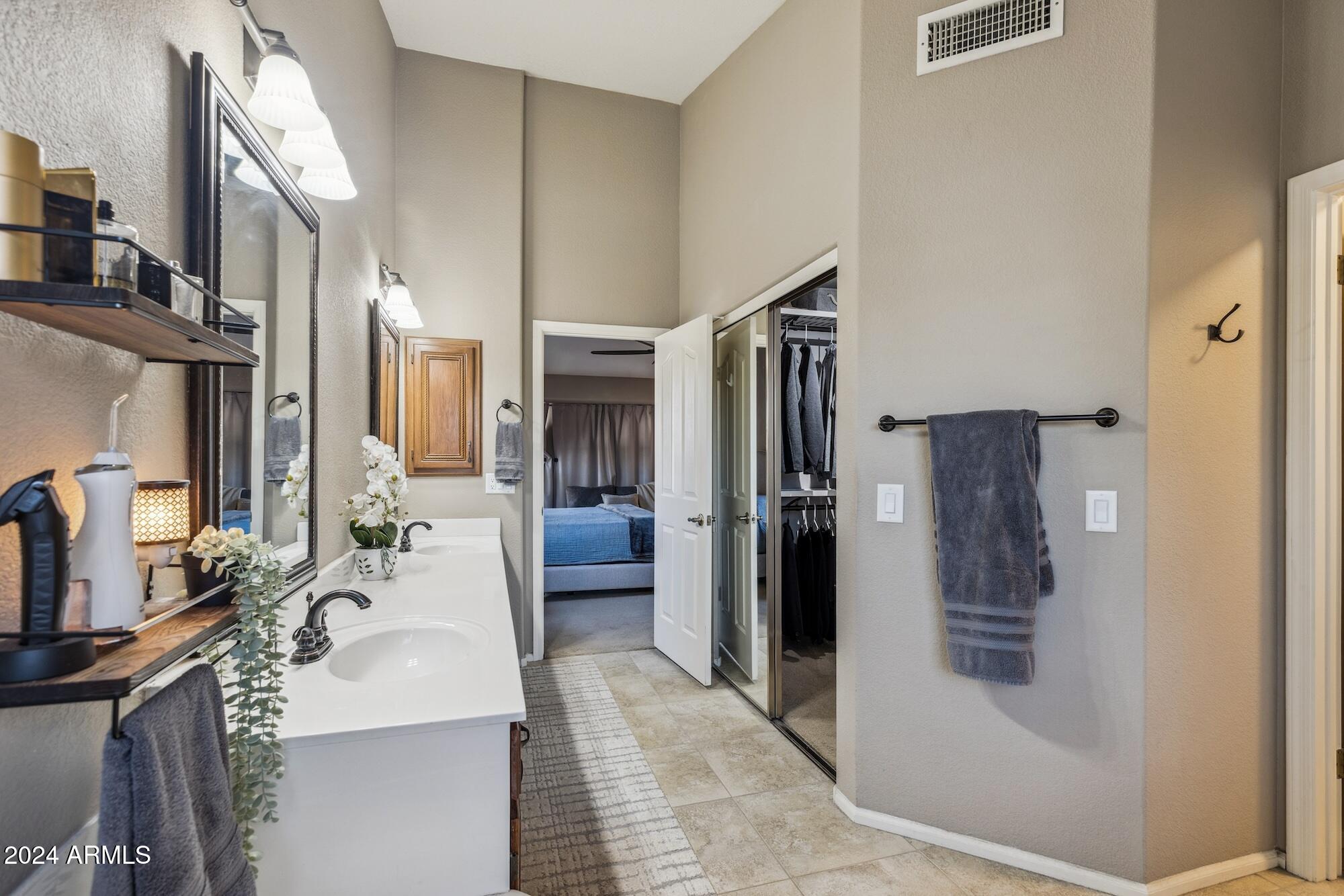 1320 W MUIRWOOD Drive