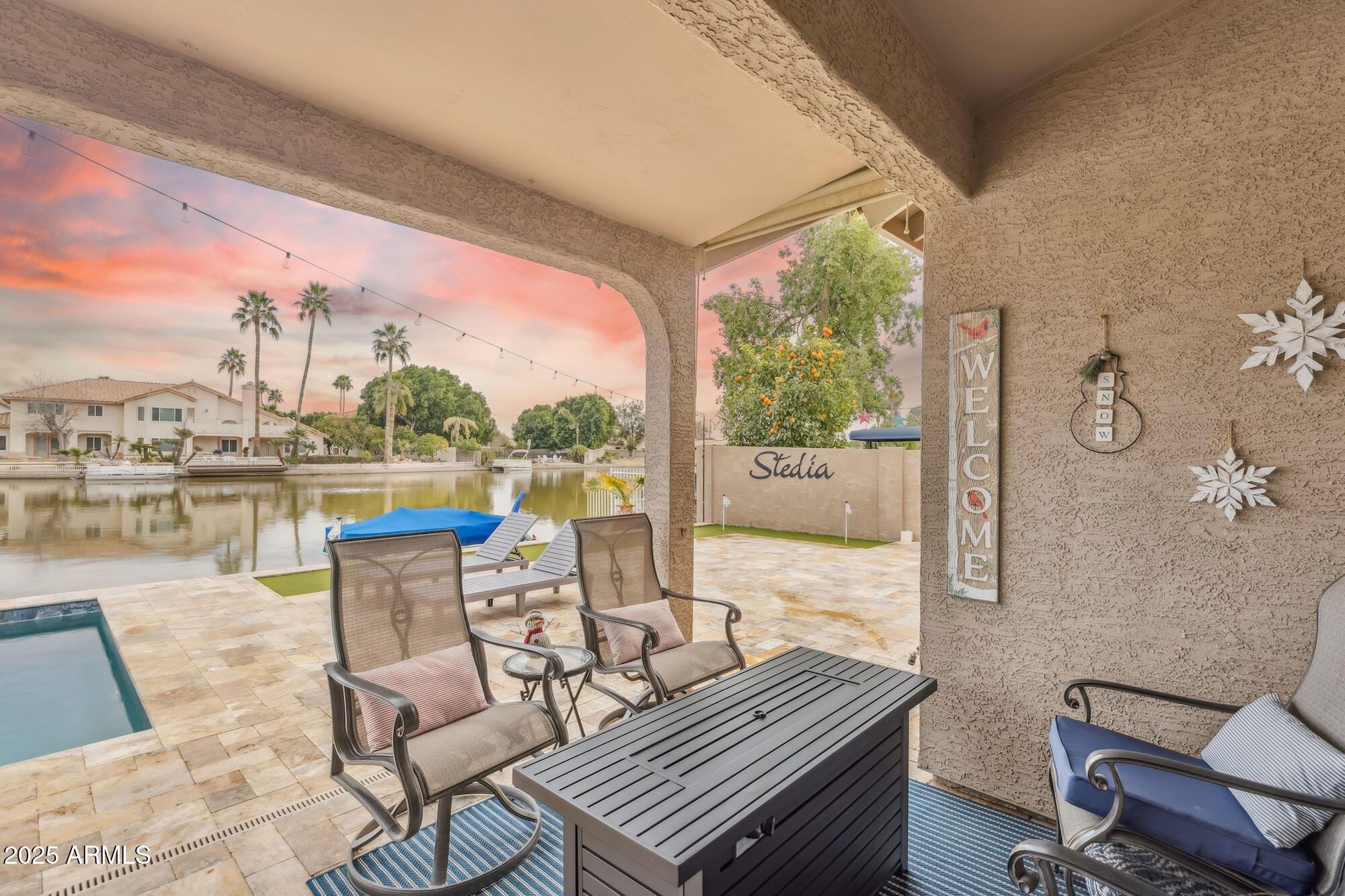 3121 N MEADOW Drive