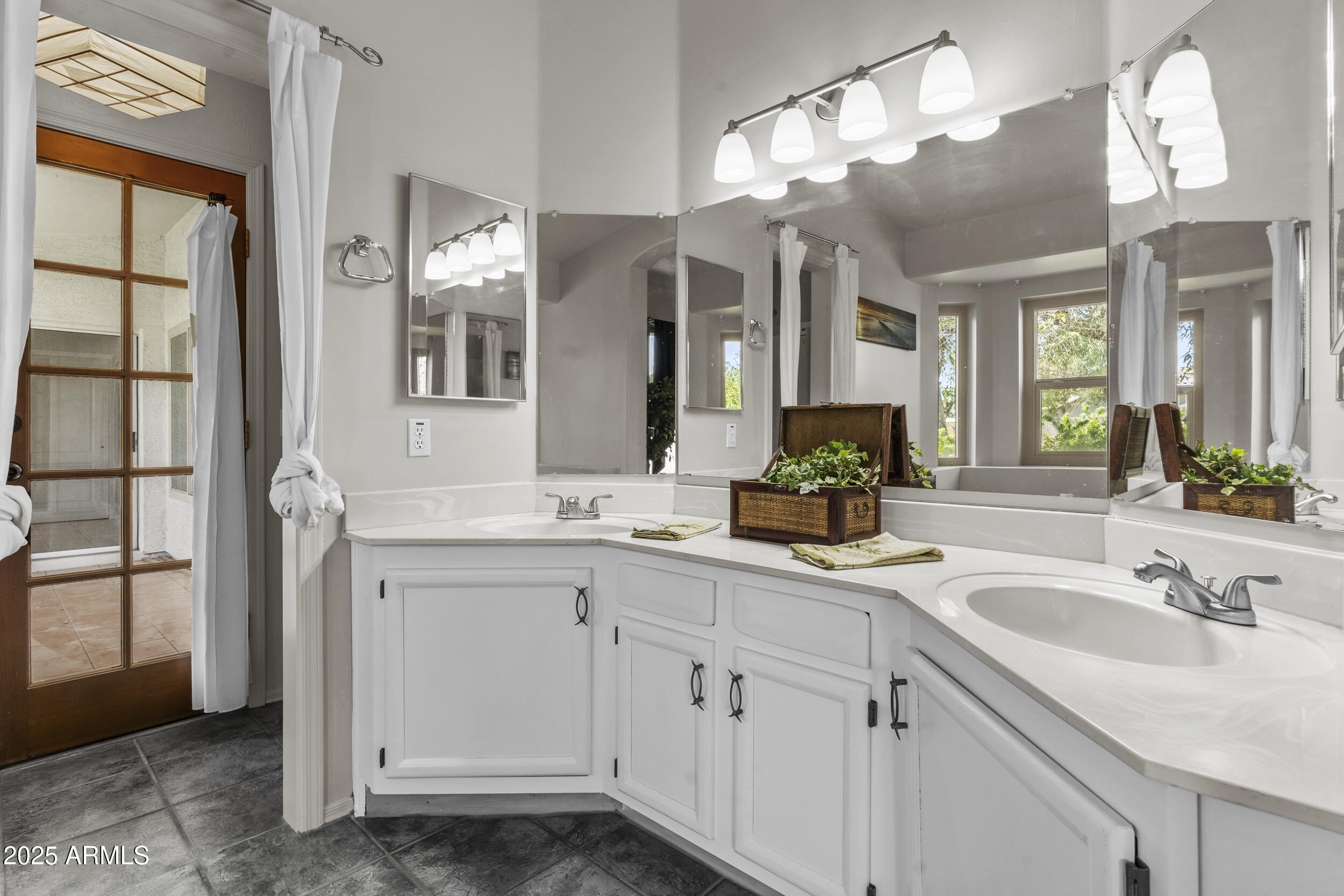 1135 W SEA FOG Drive