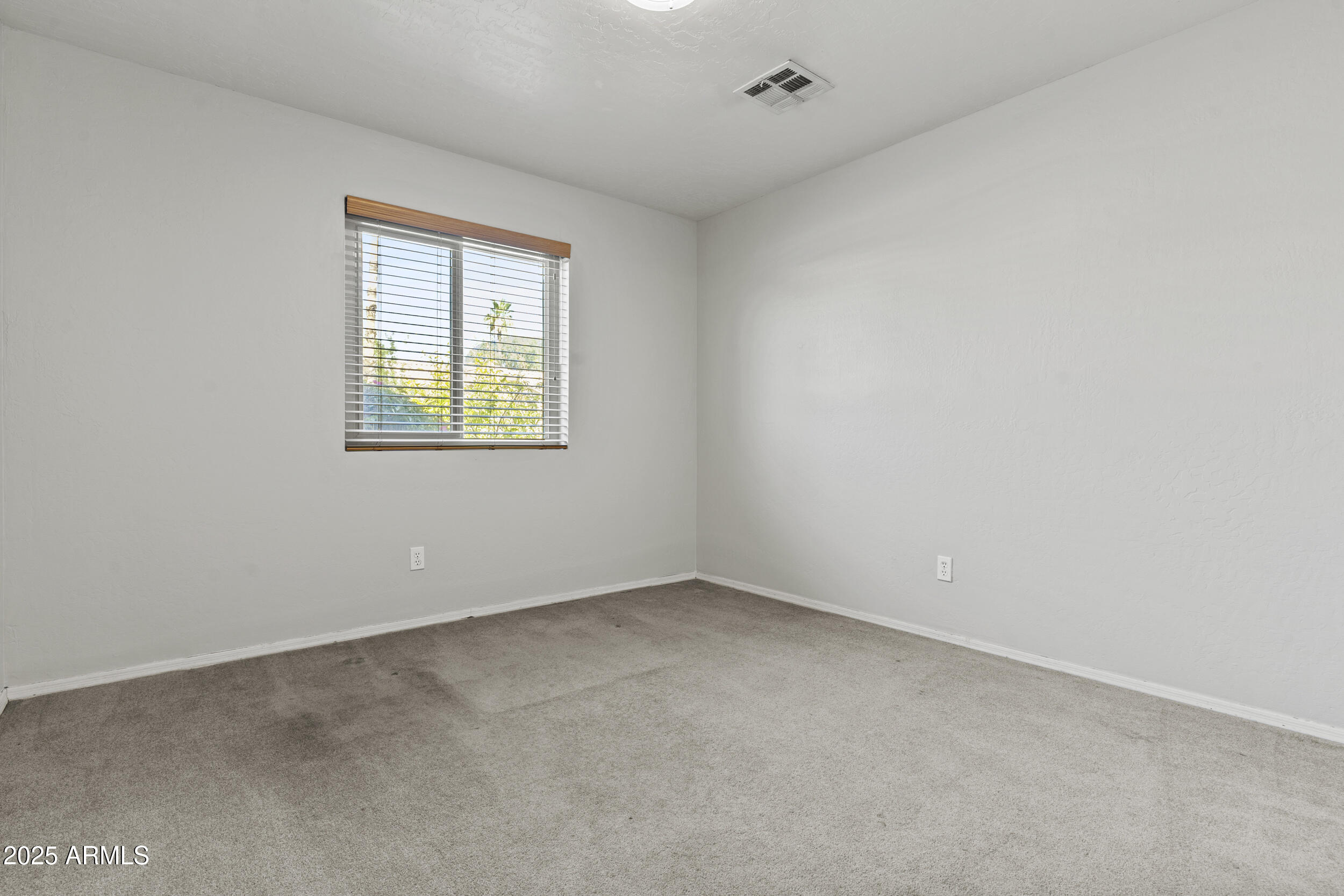 1135 W SEA FOG Drive
