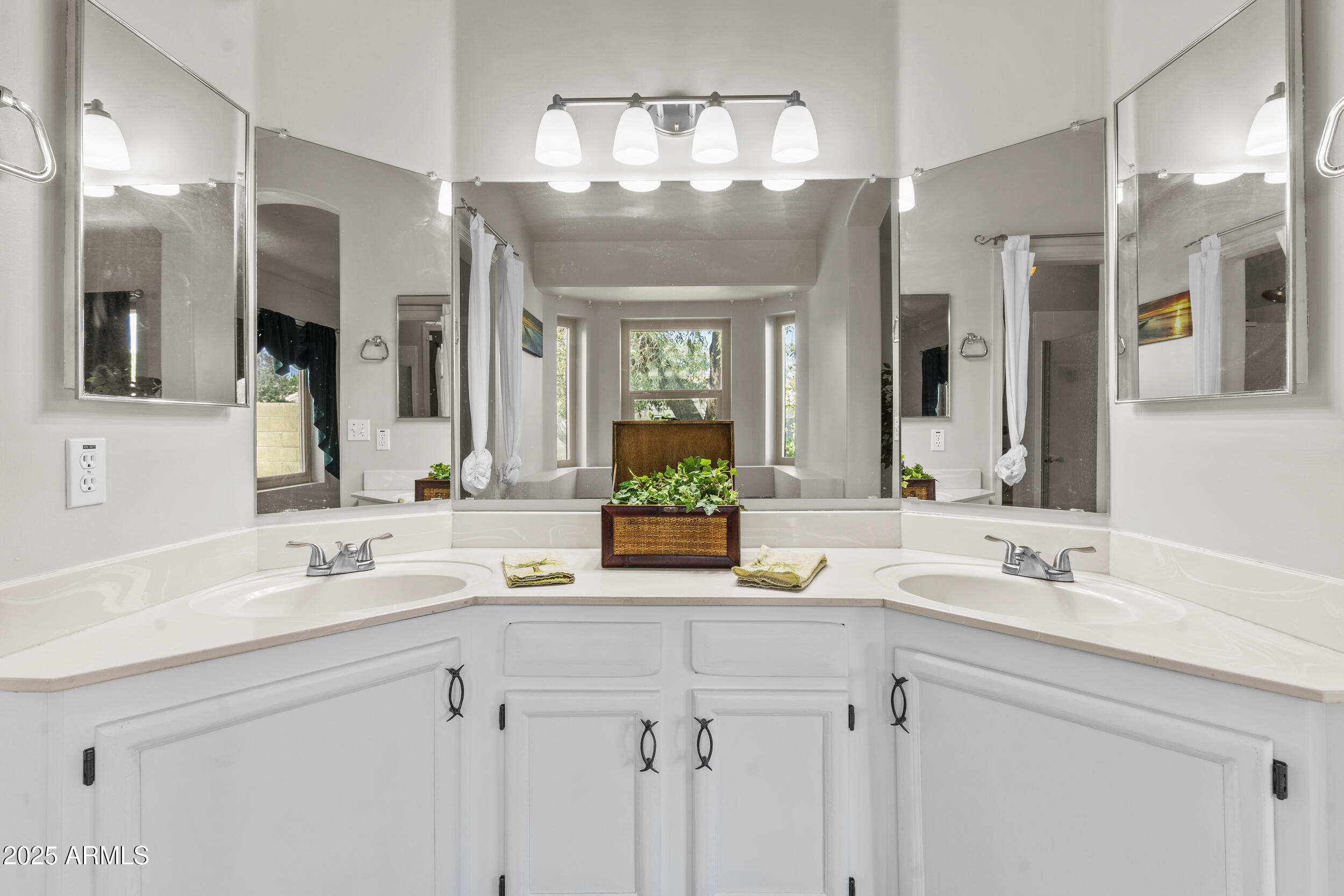 1135 W SEA FOG Drive