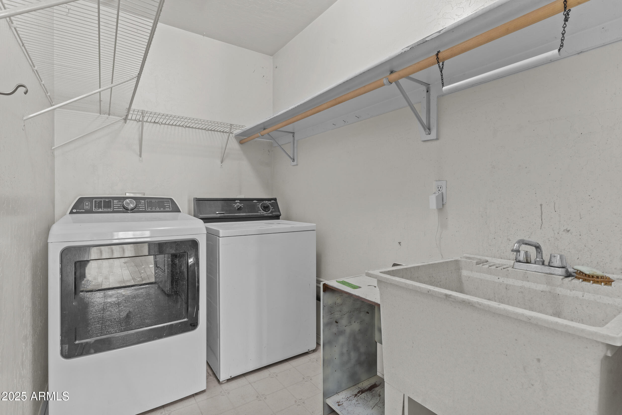 1135 W SEA FOG Drive