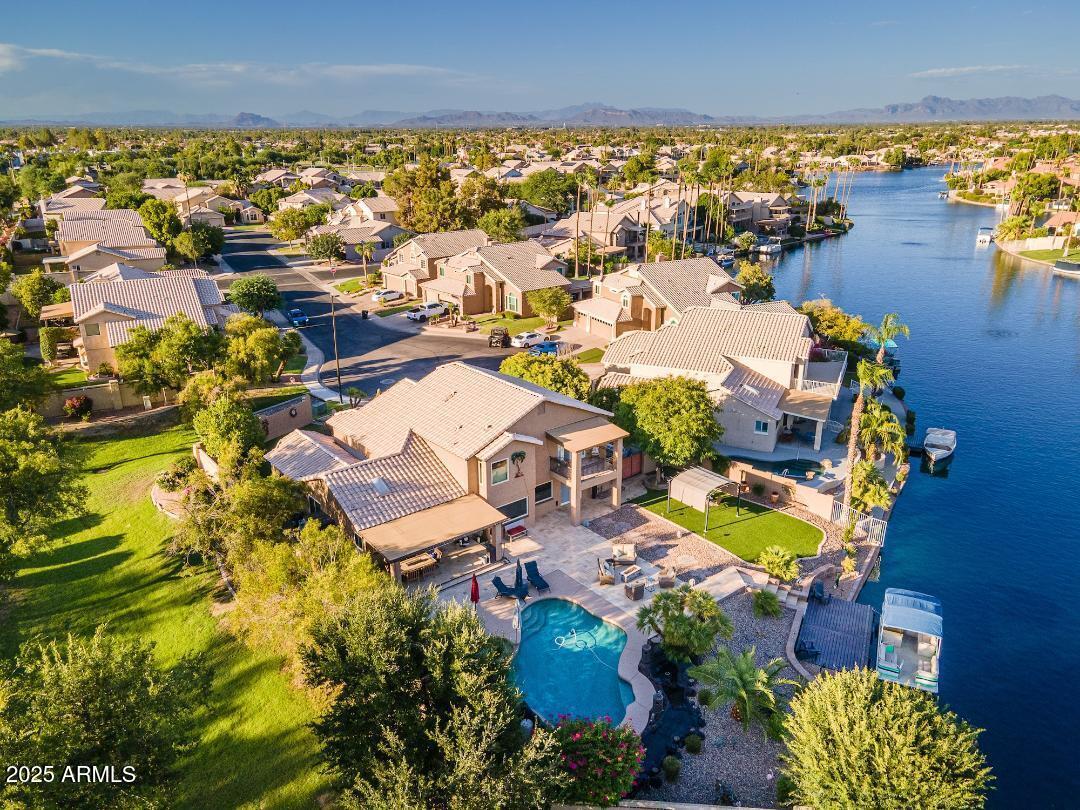 936 S PARADISE Drive