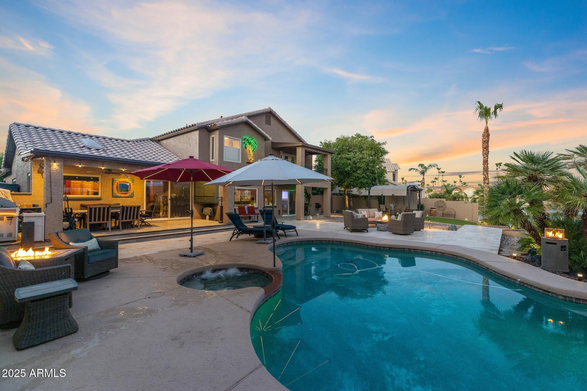 936 S PARADISE Drive