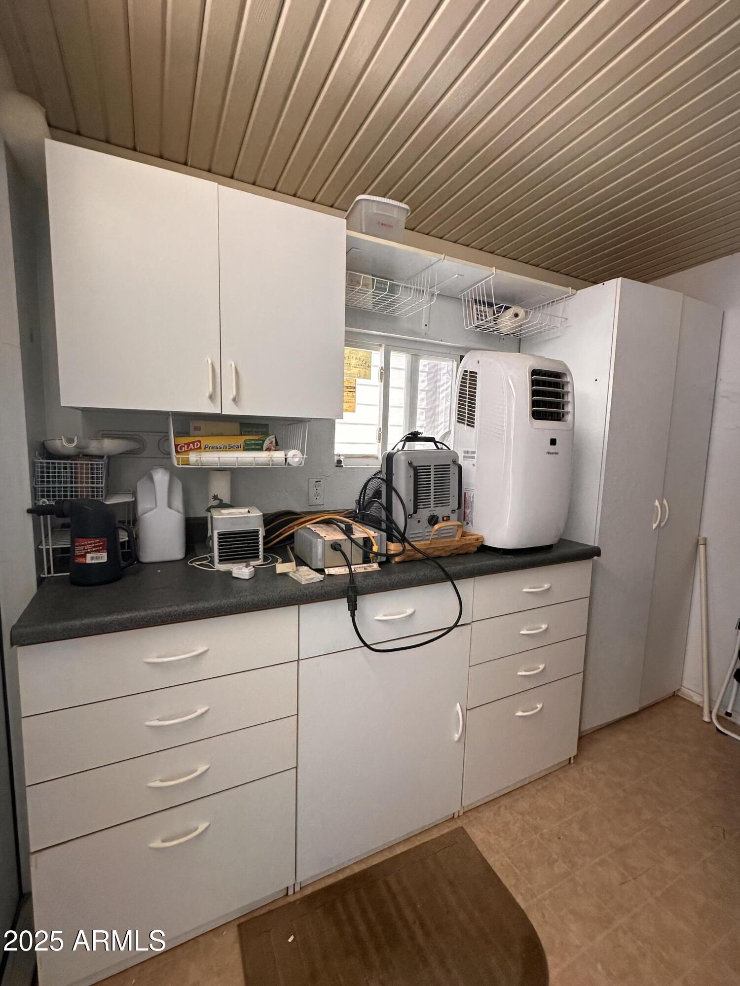 650 N Hawes Road, 4609