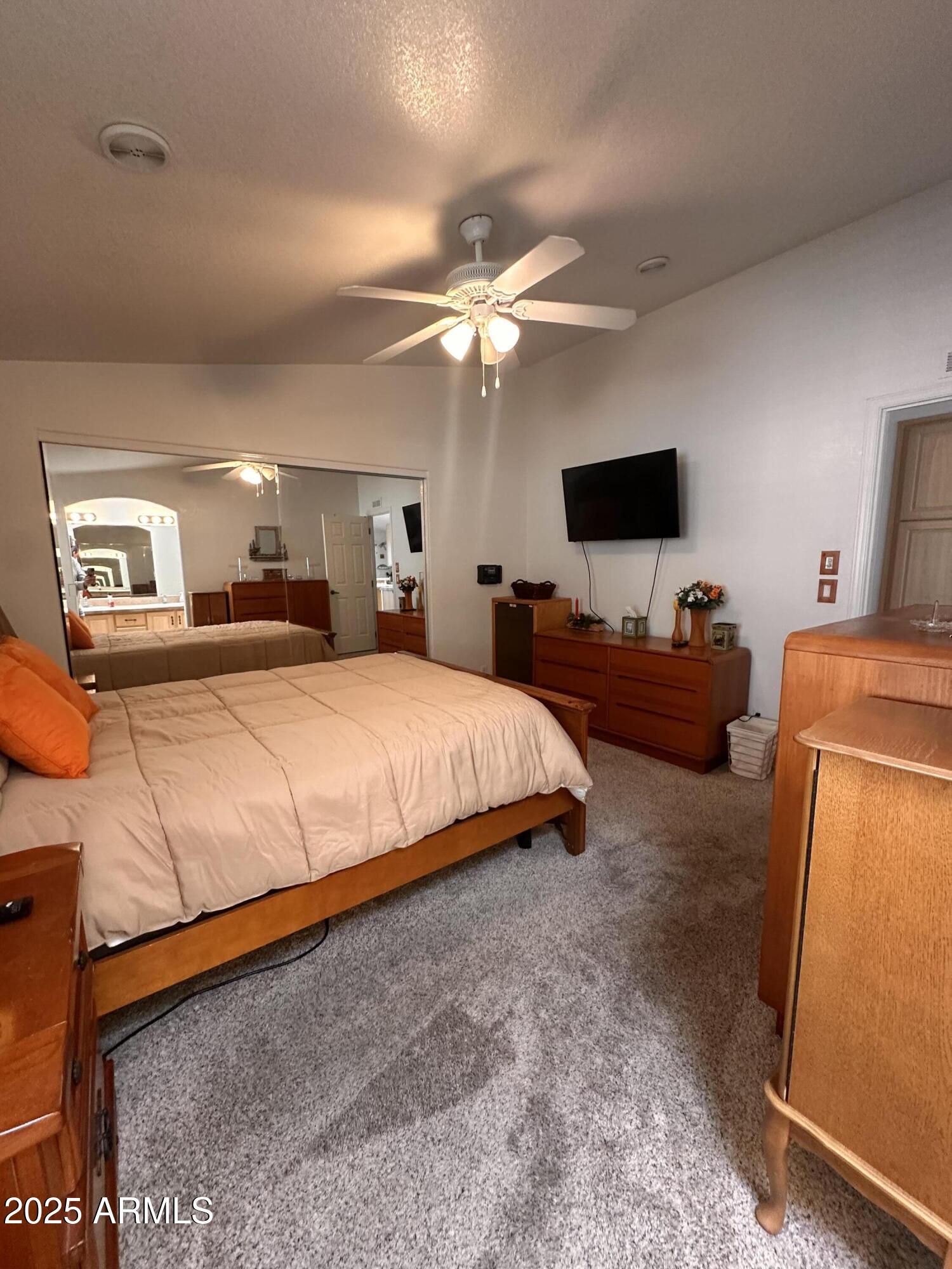 650 N Hawes Road, 4609