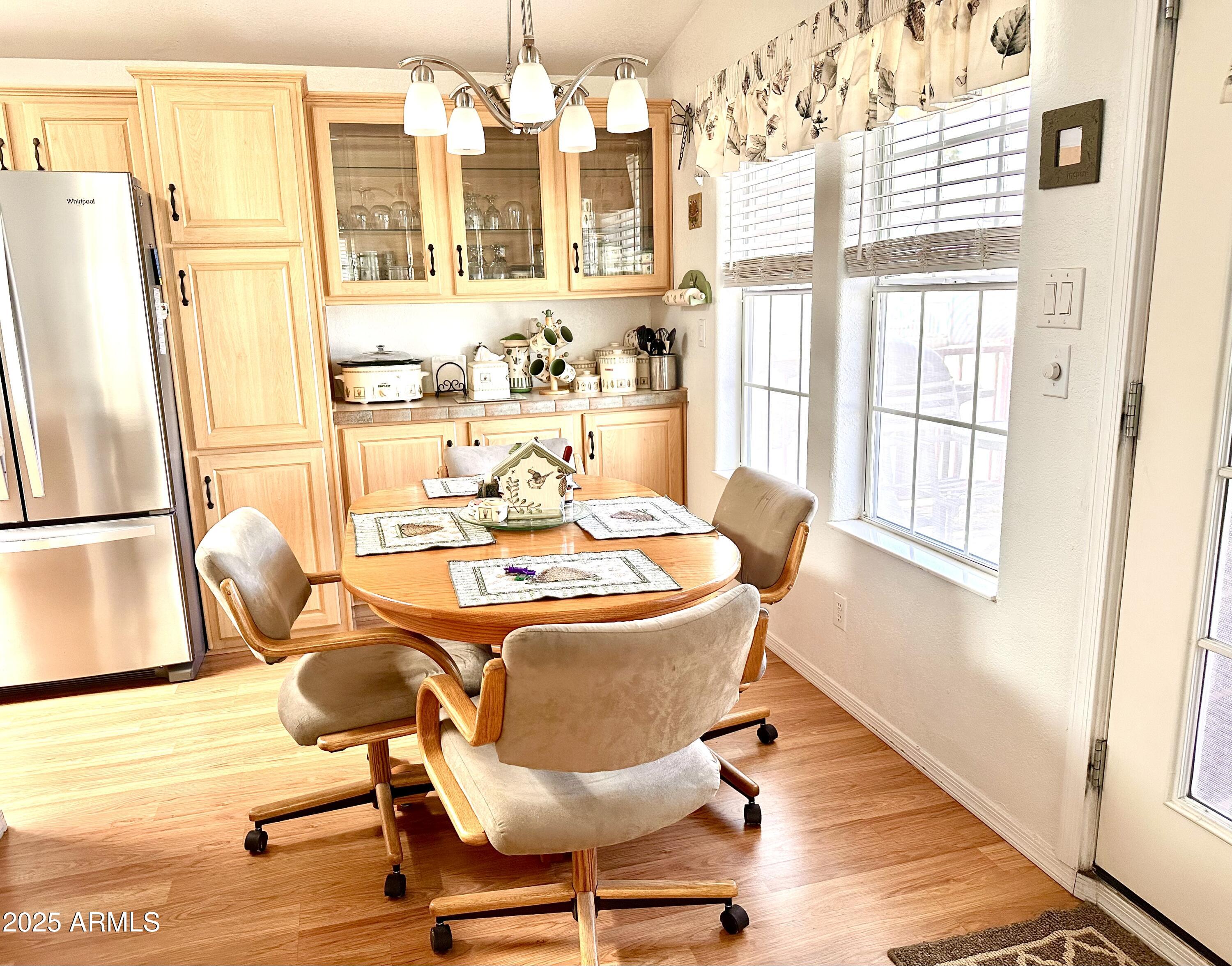 650 N Hawes Road, 4609