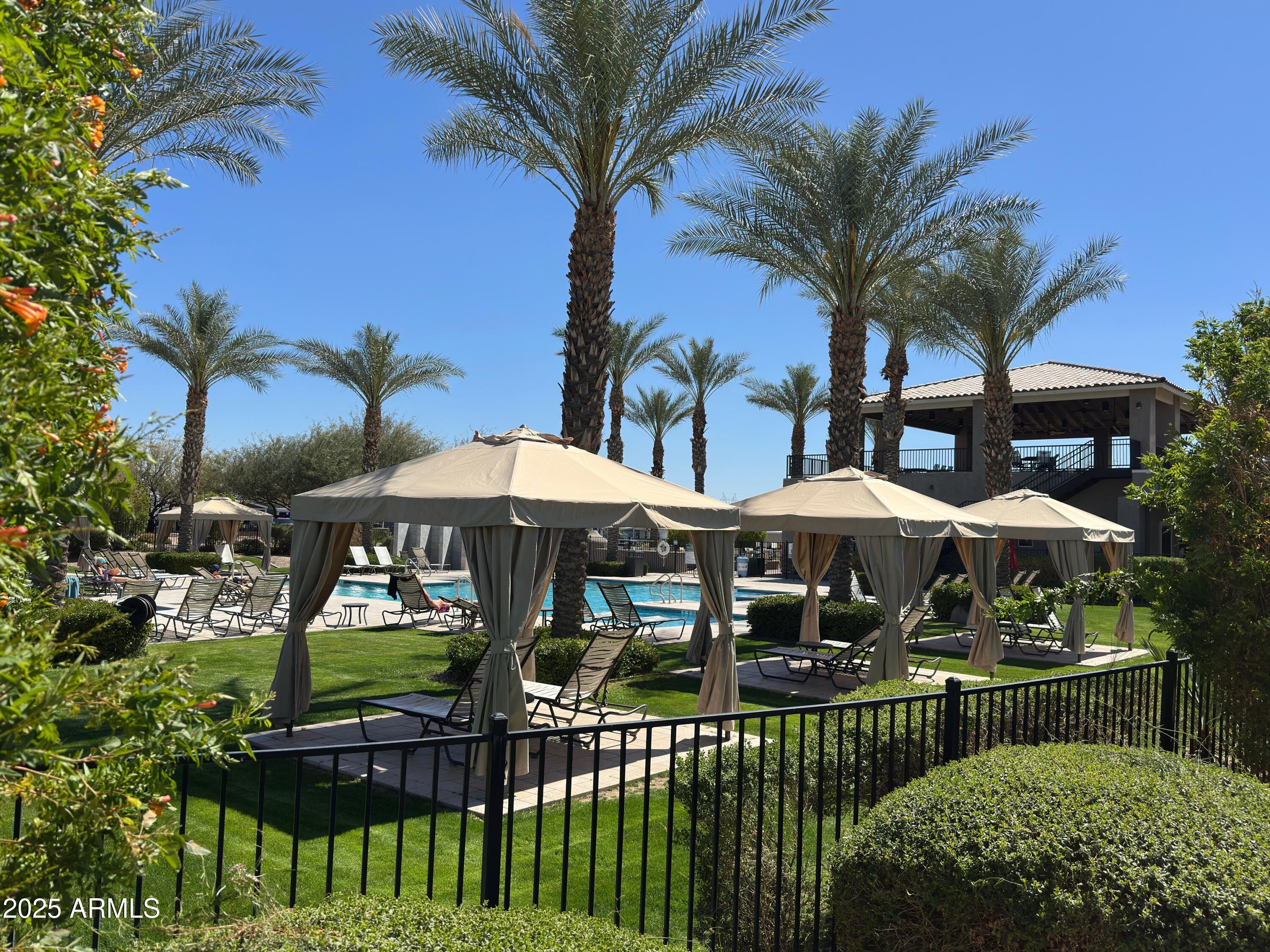 650 N Hawes Road, 4609