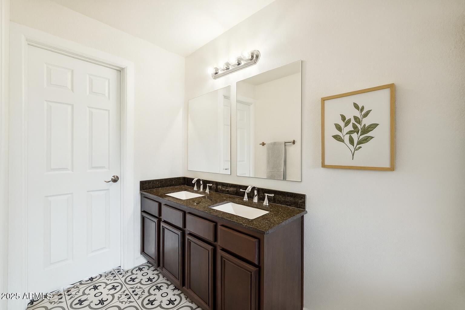 1701 E Carson Road, Phoenix