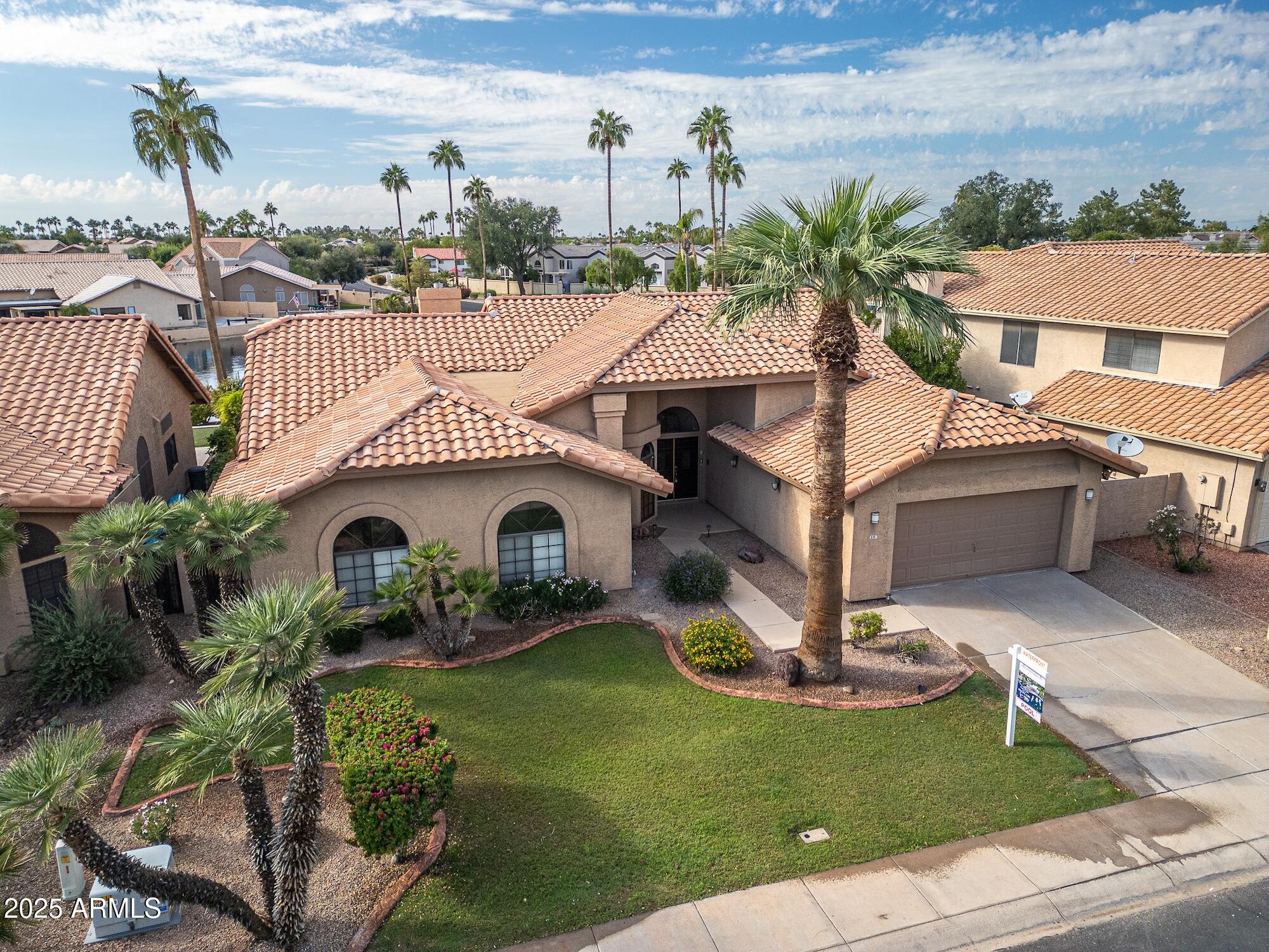 510 S LAGOON Drive, Gilbert
