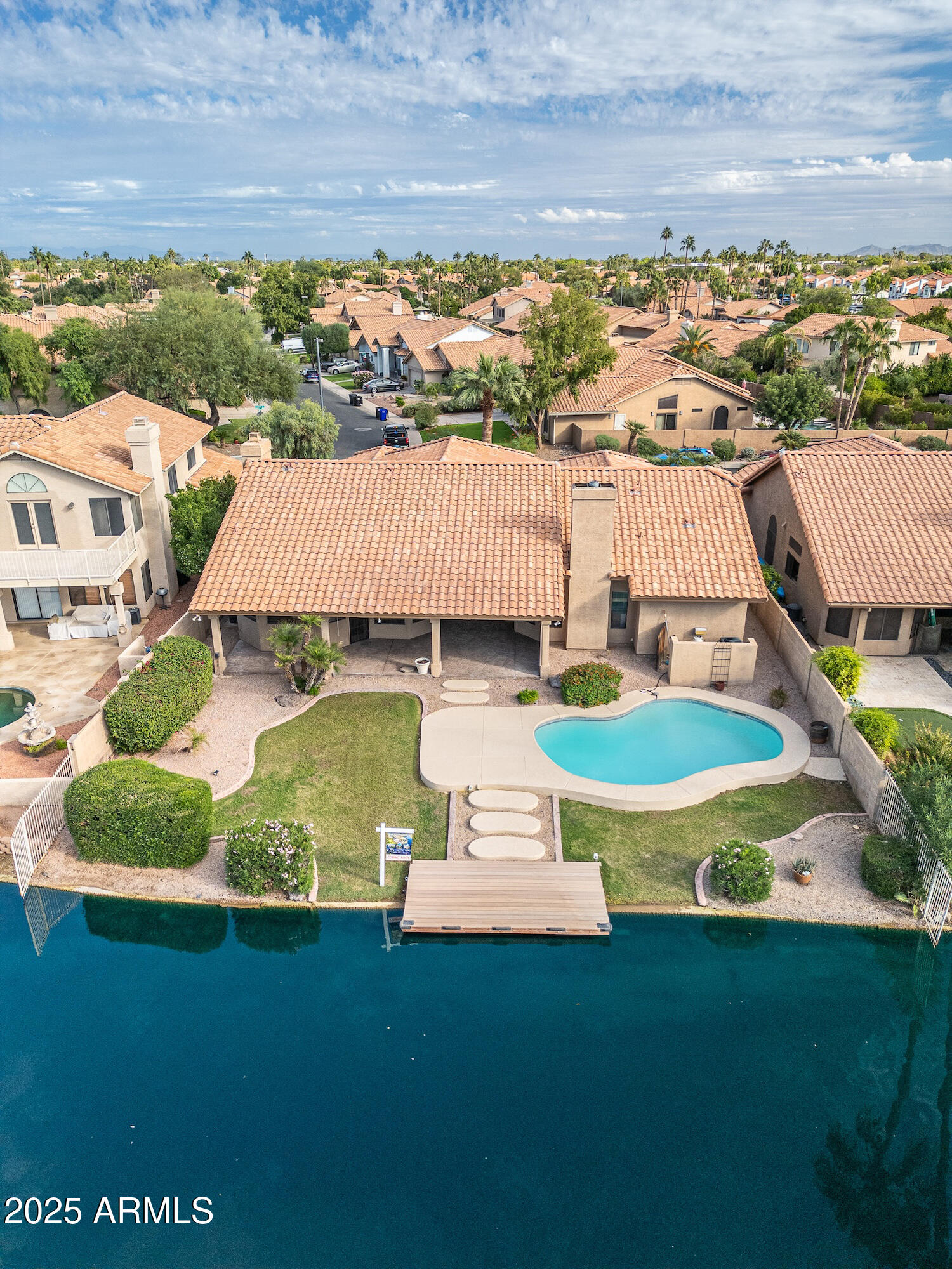 510 S LAGOON Drive, Gilbert