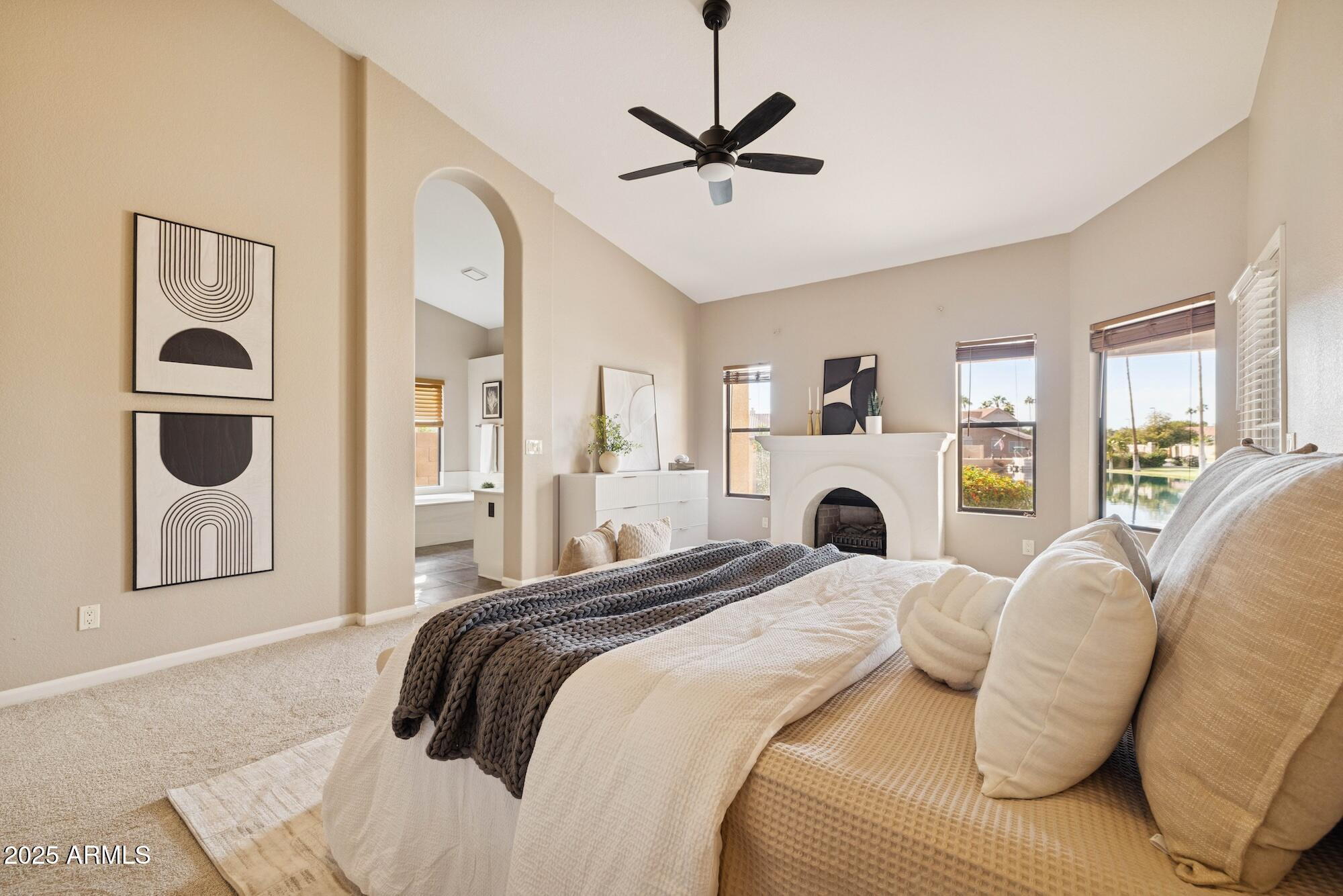 510 S LAGOON Drive, Gilbert