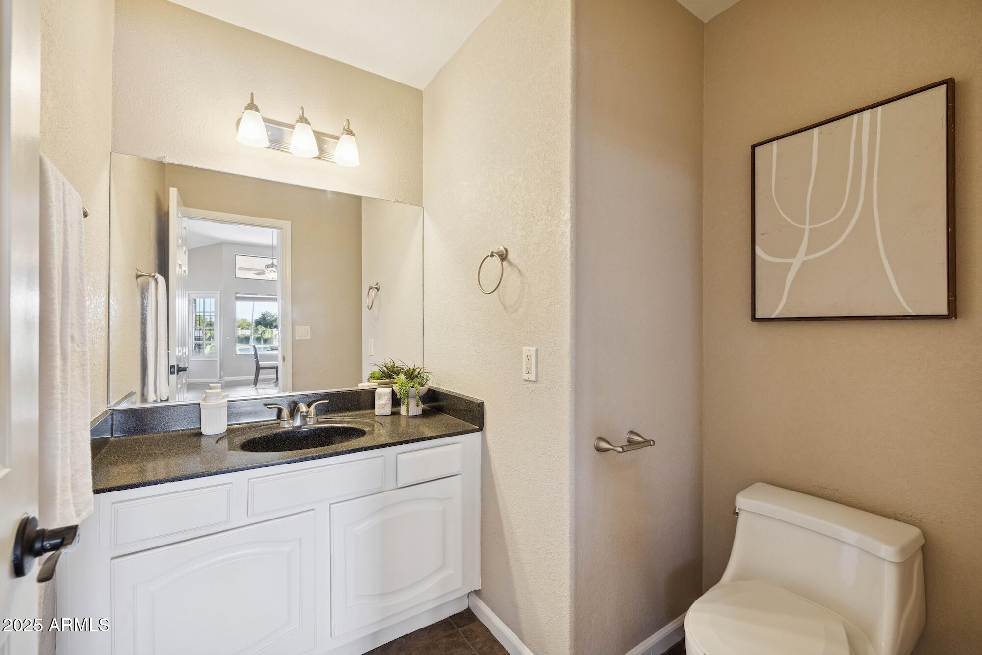 510 S LAGOON Drive, Gilbert