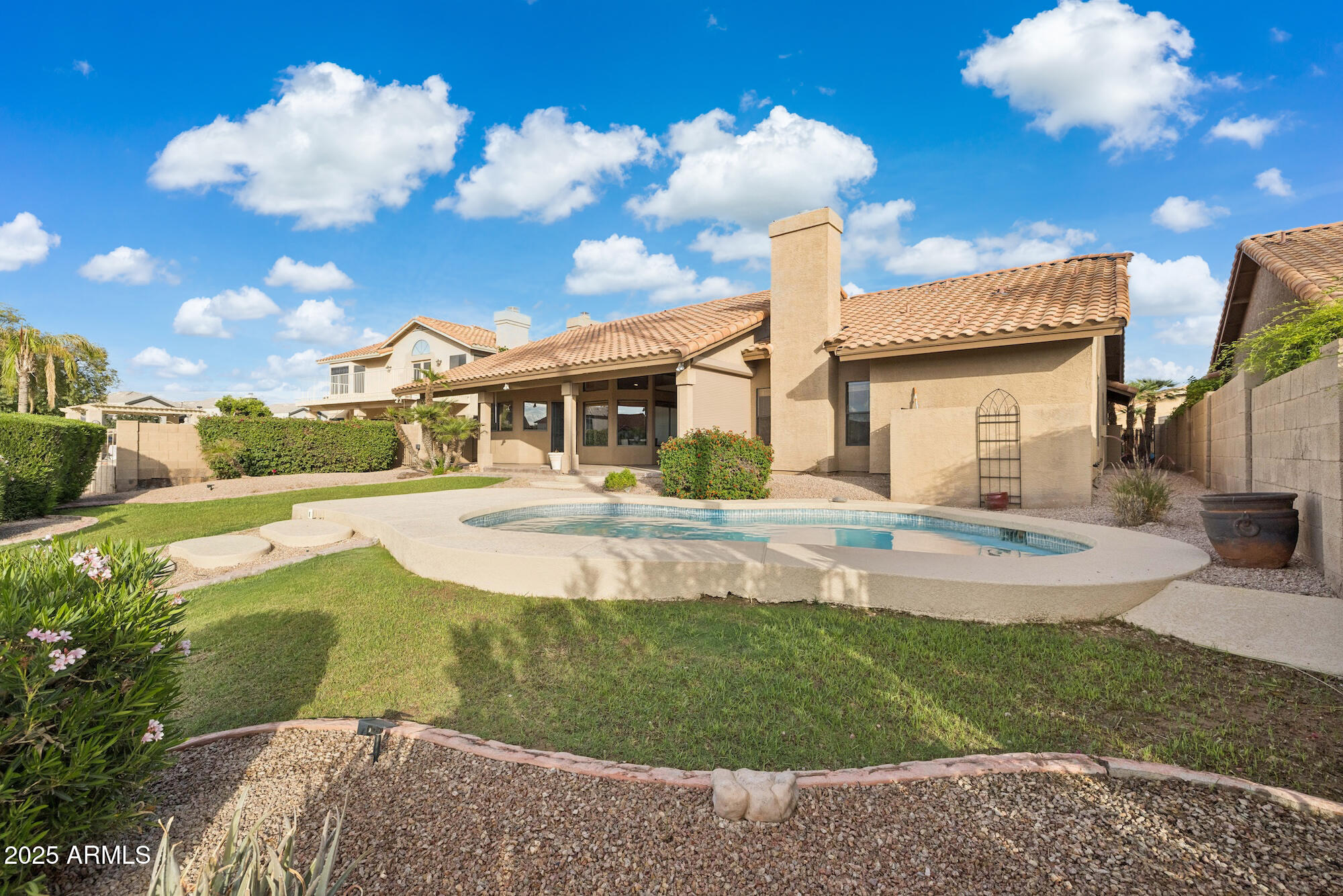510 S LAGOON Drive, Gilbert