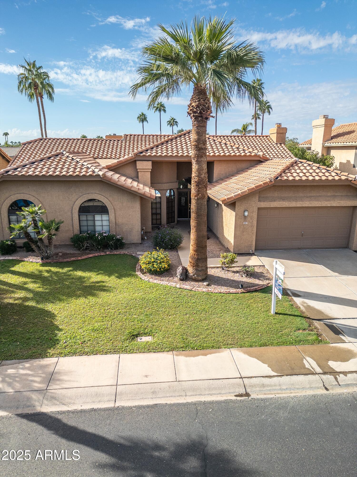 510 S LAGOON Drive, Gilbert