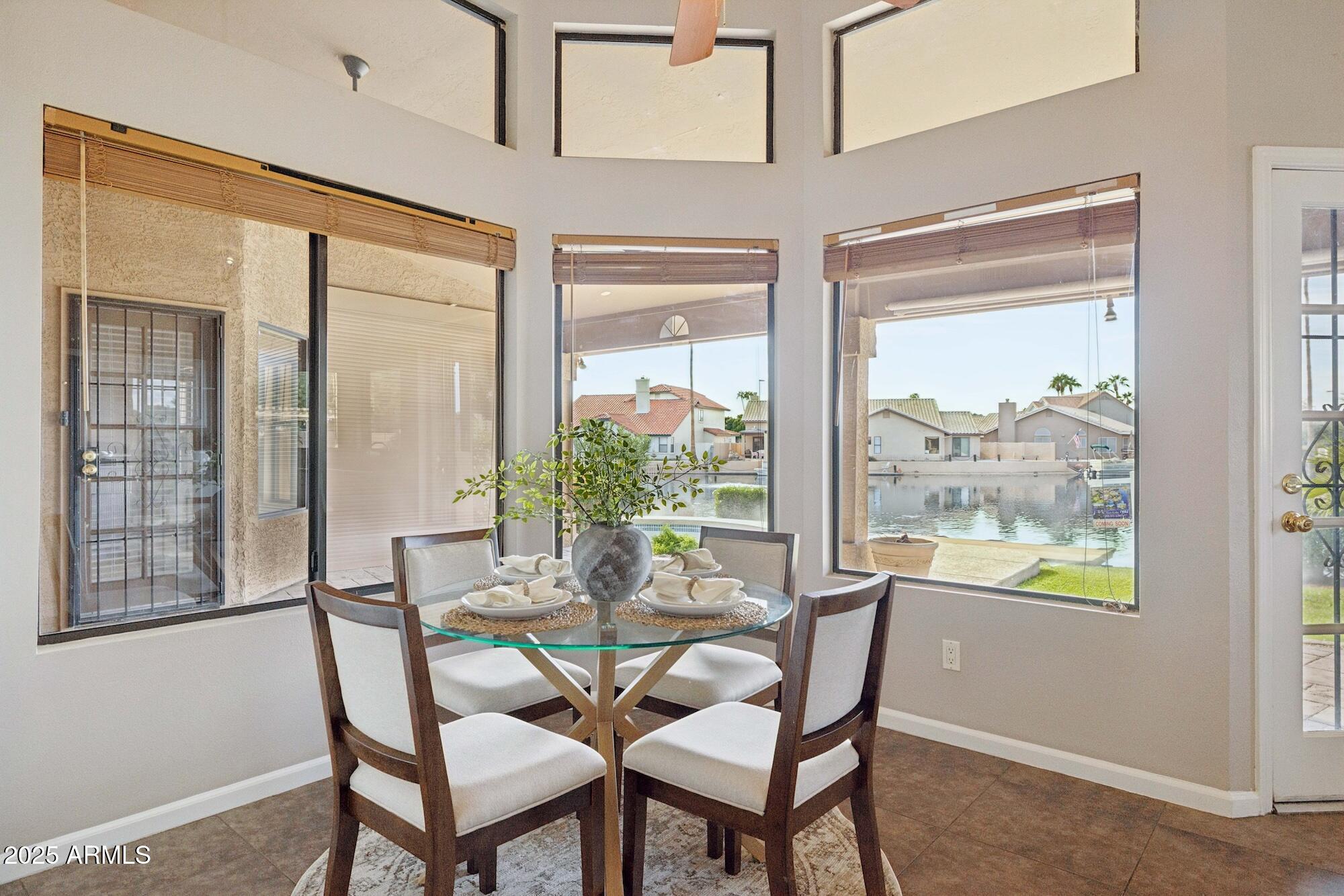 510 S LAGOON Drive, Gilbert