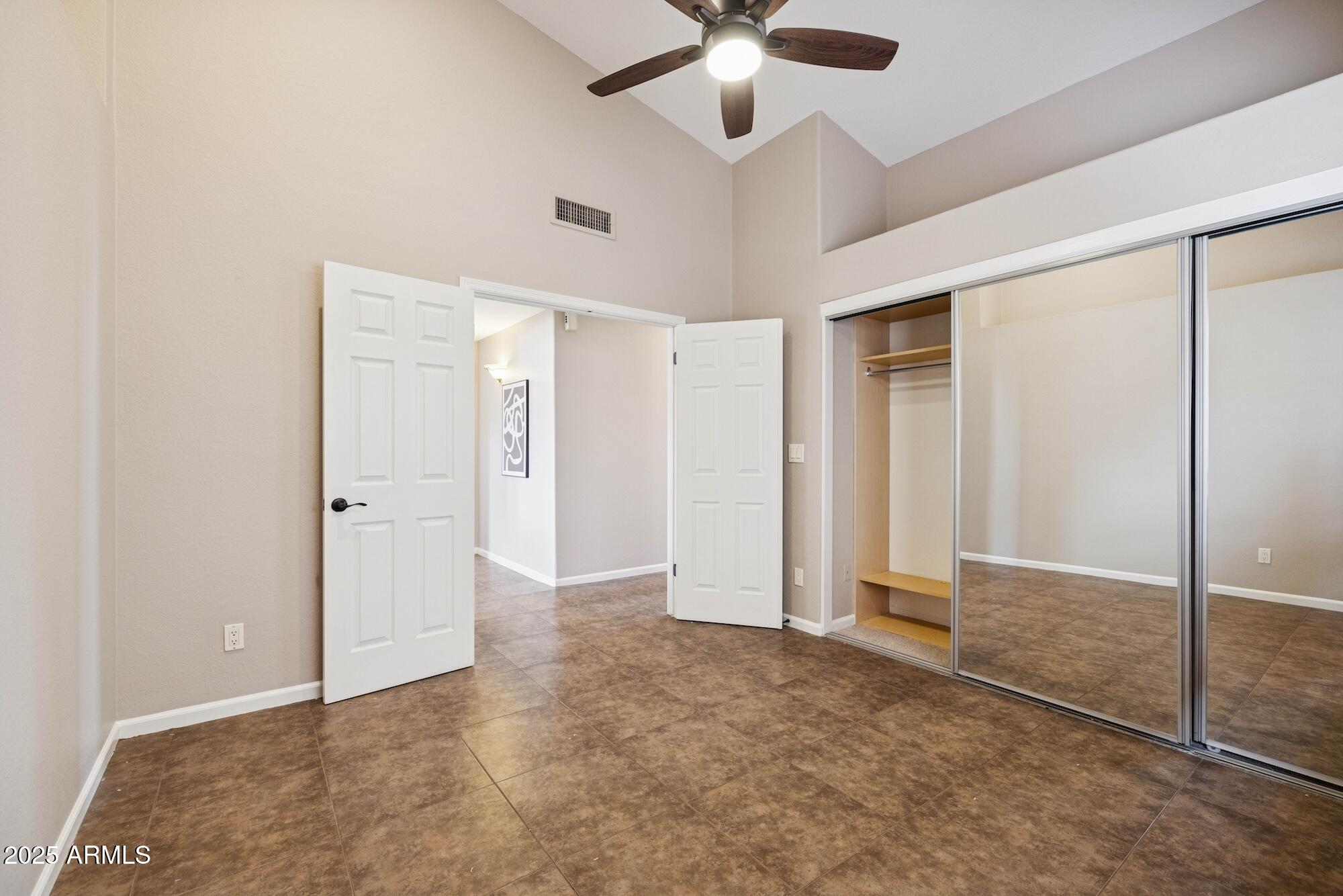 510 S LAGOON Drive, Gilbert