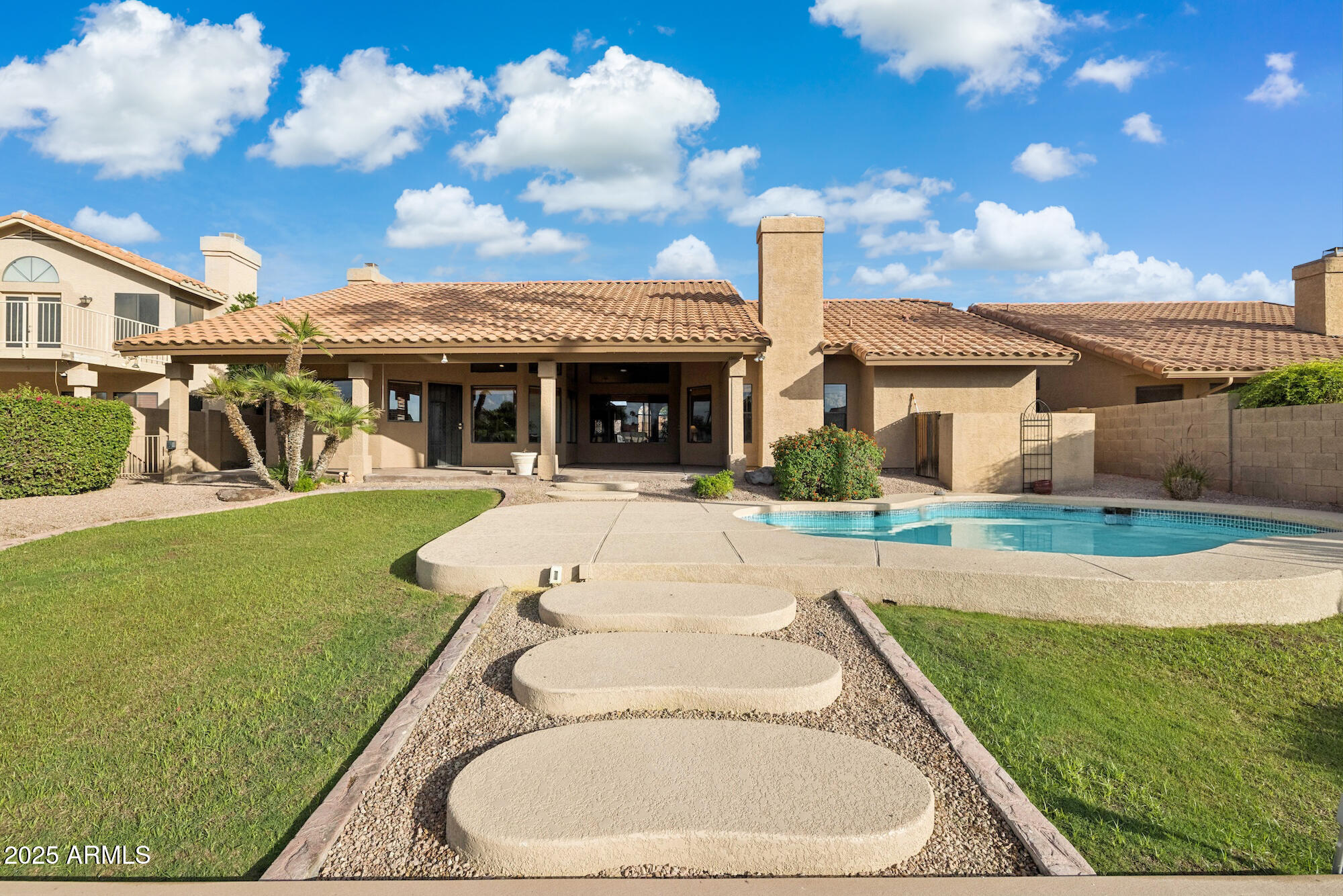 510 S LAGOON Drive, Gilbert