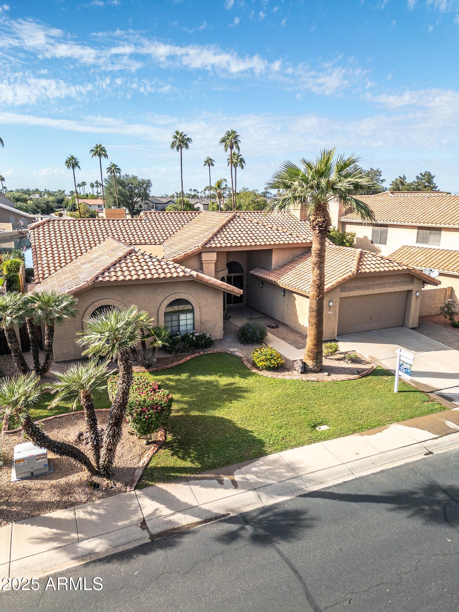 510 S LAGOON Drive, Gilbert