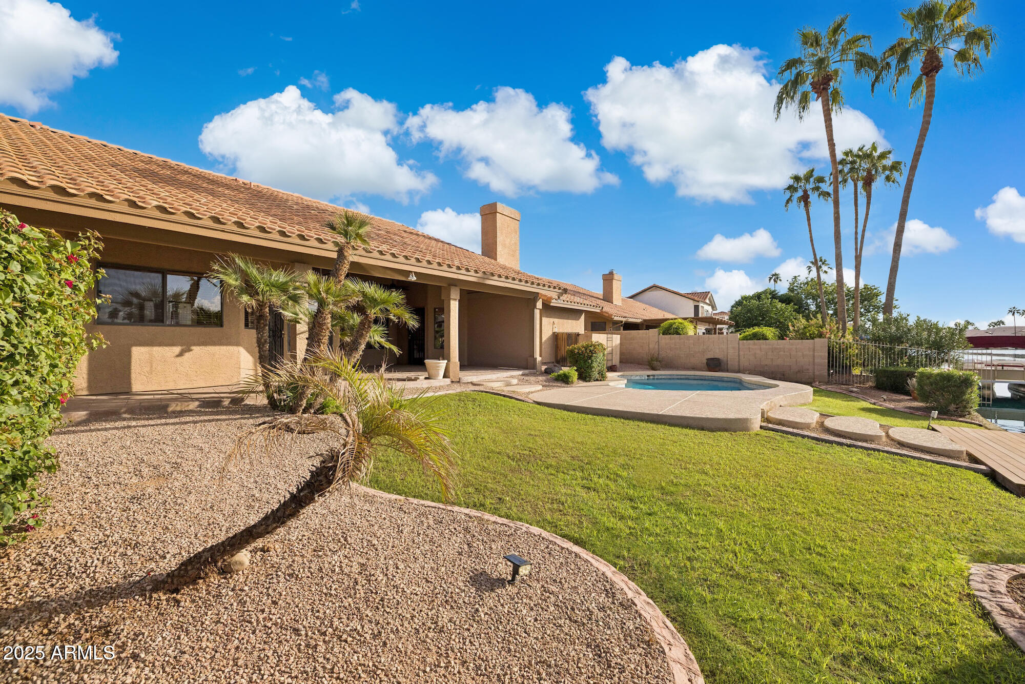 510 S LAGOON Drive, Gilbert