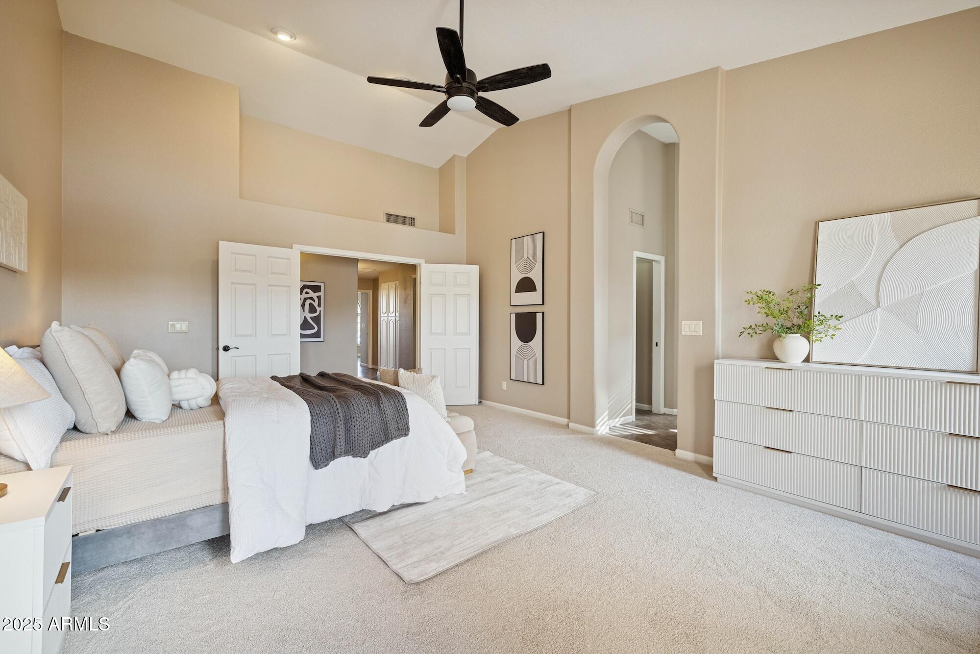 510 S LAGOON Drive, Gilbert