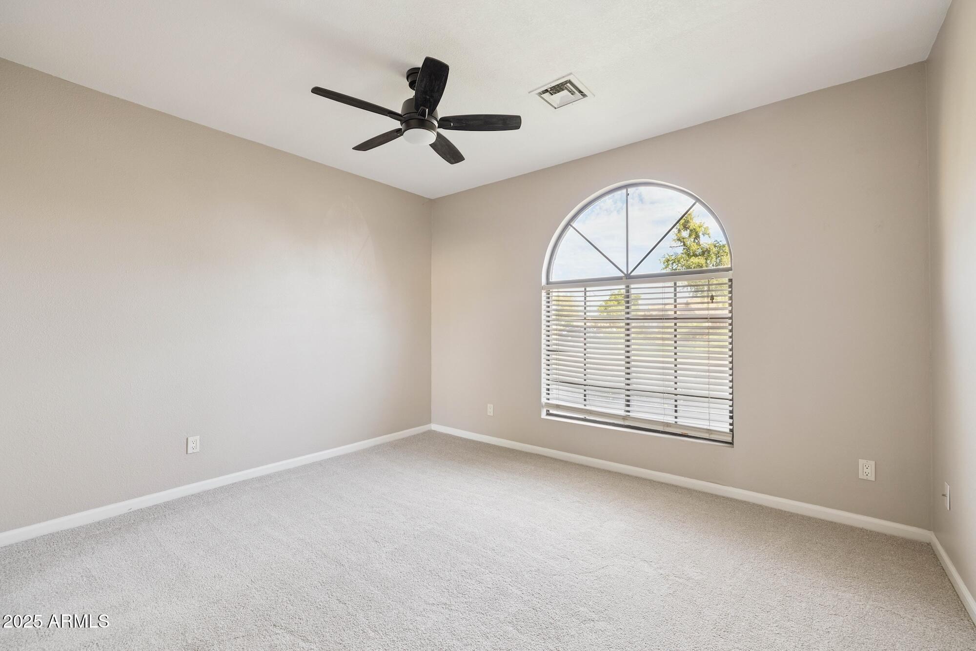 510 S LAGOON Drive, Gilbert