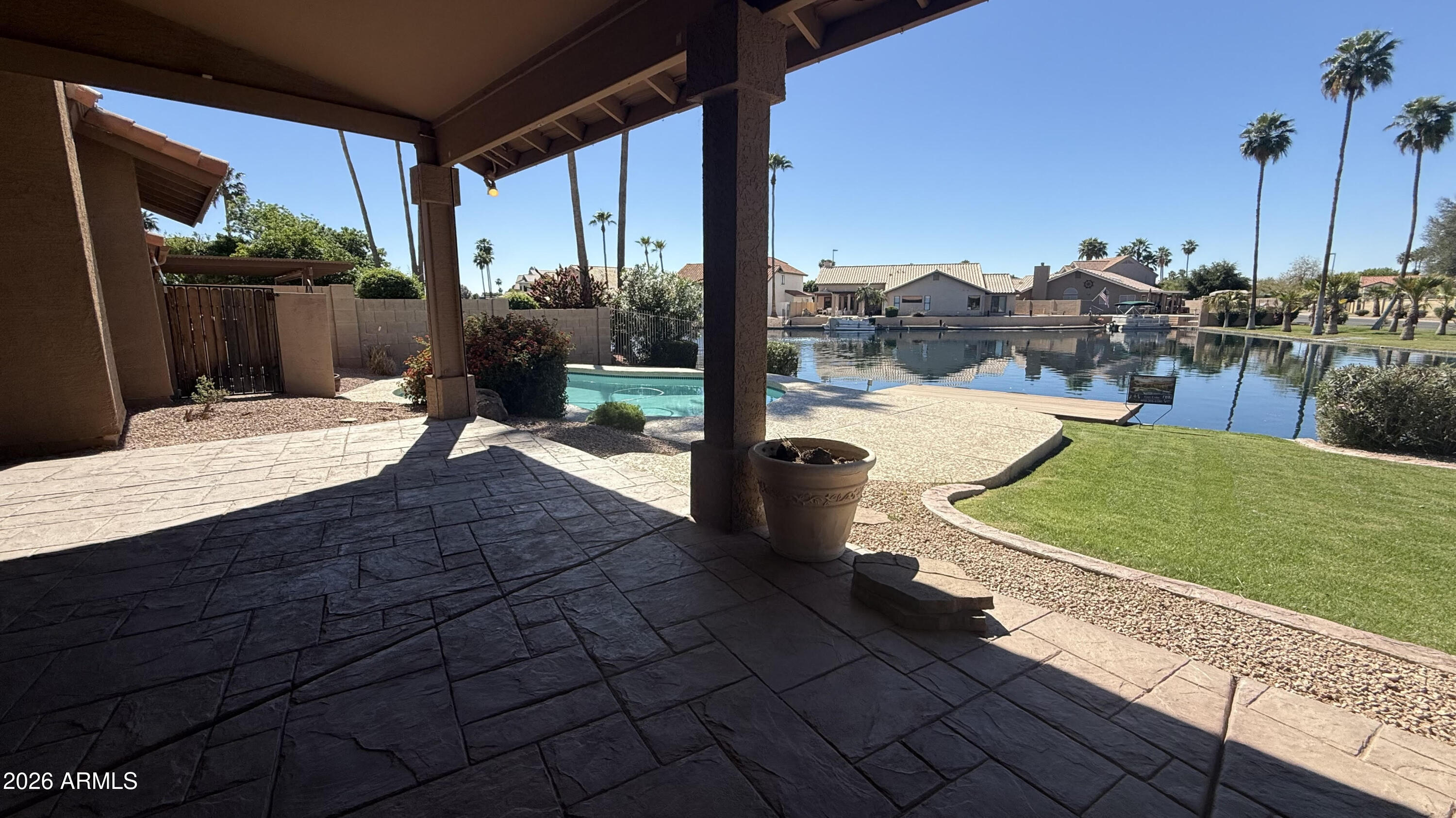 510 S LAGOON Drive, Gilbert