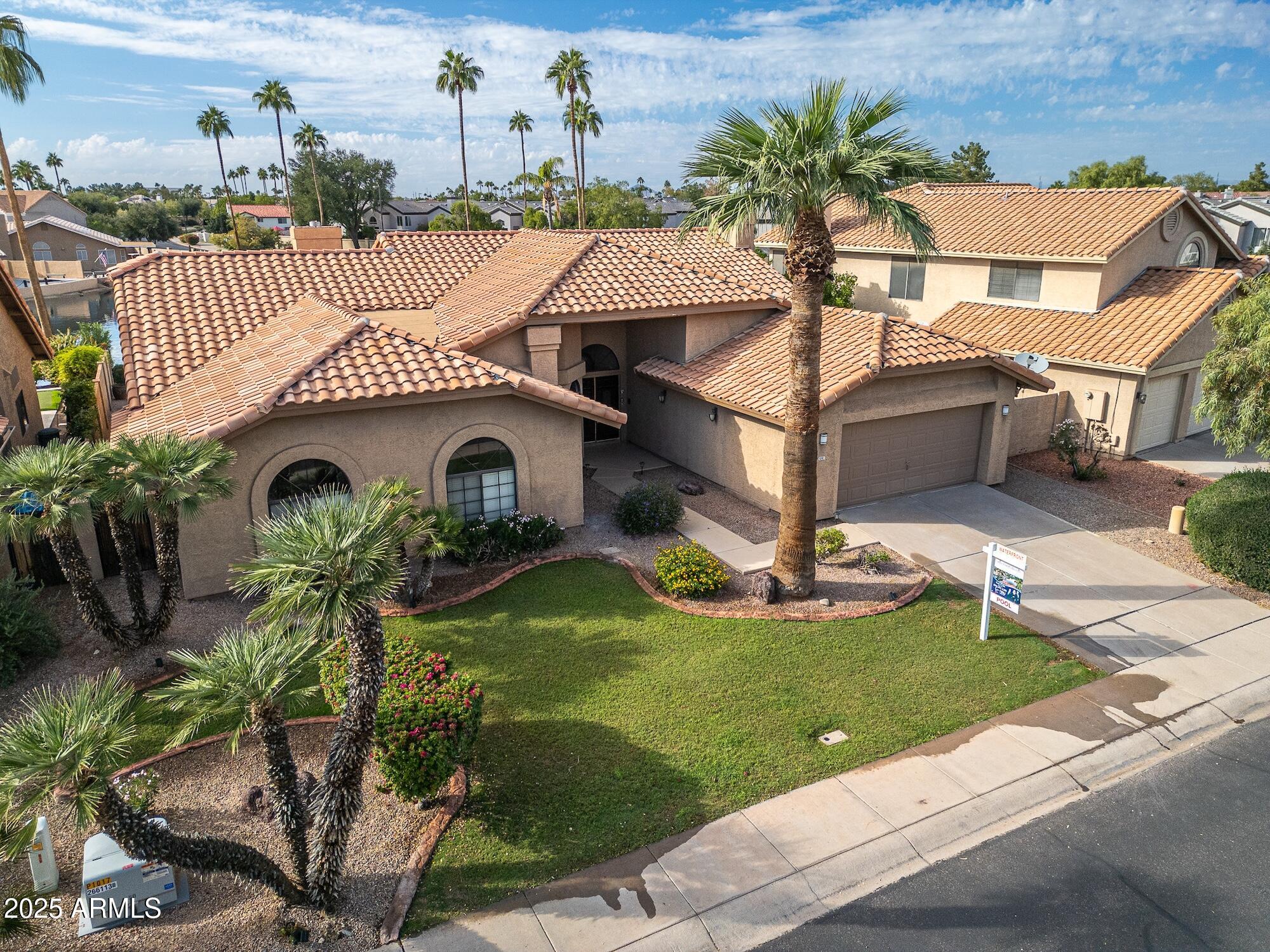 510 S LAGOON Drive, Gilbert