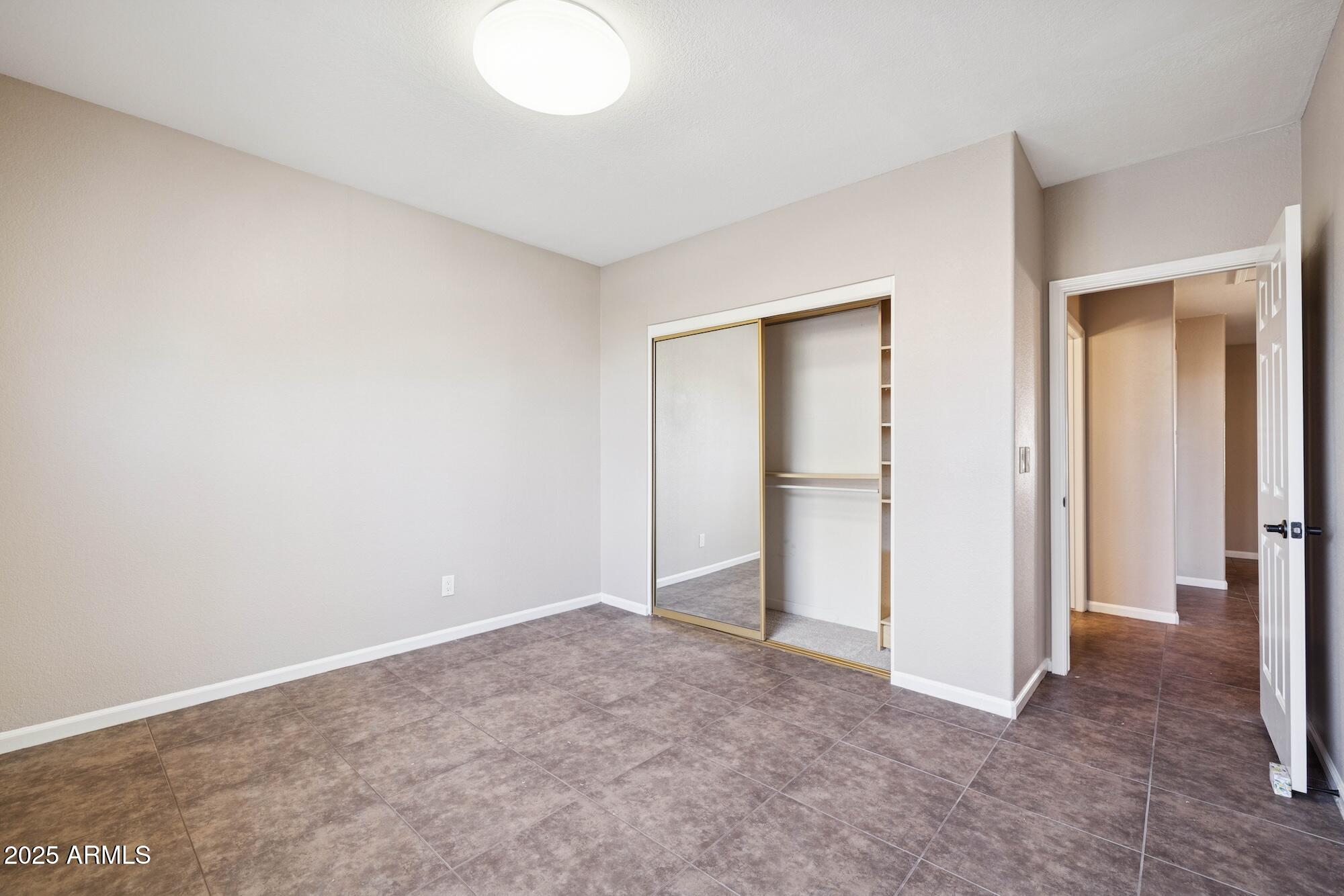 510 S LAGOON Drive, Gilbert