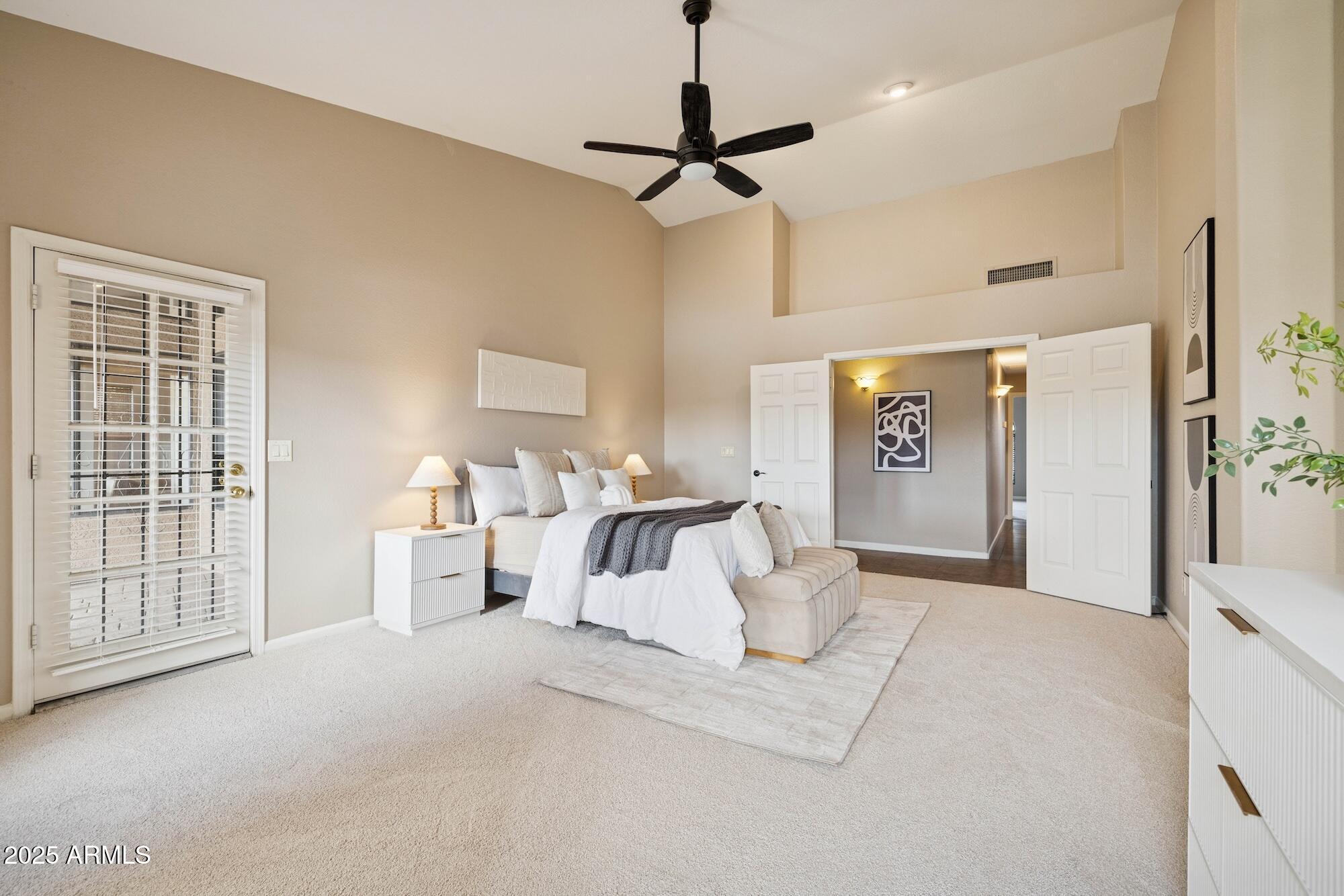 510 S LAGOON Drive, Gilbert