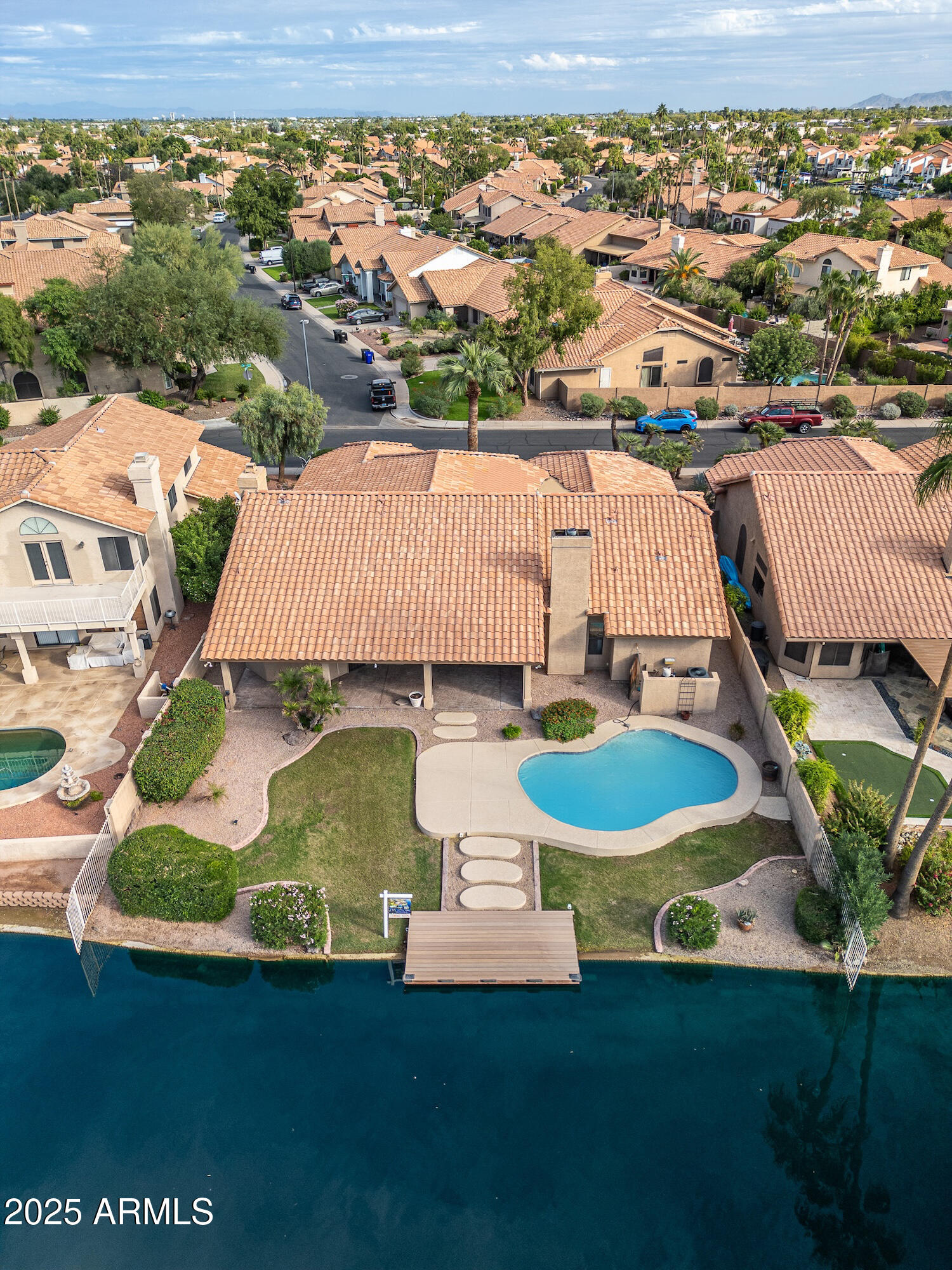 510 S LAGOON Drive, Gilbert
