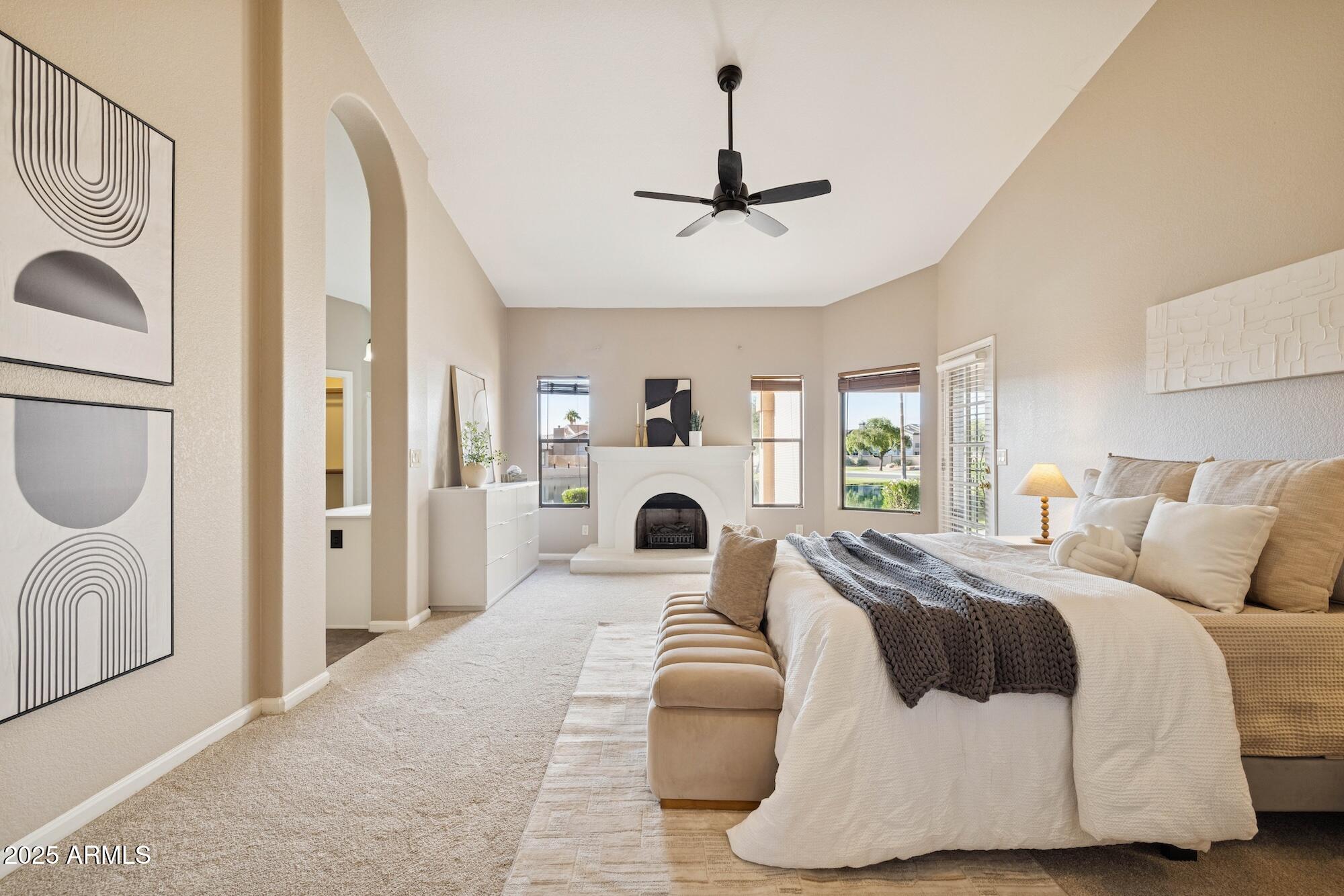 510 S LAGOON Drive, Gilbert