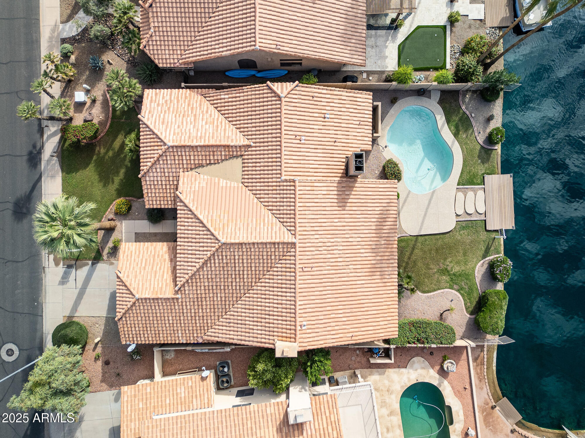 510 S LAGOON Drive, Gilbert