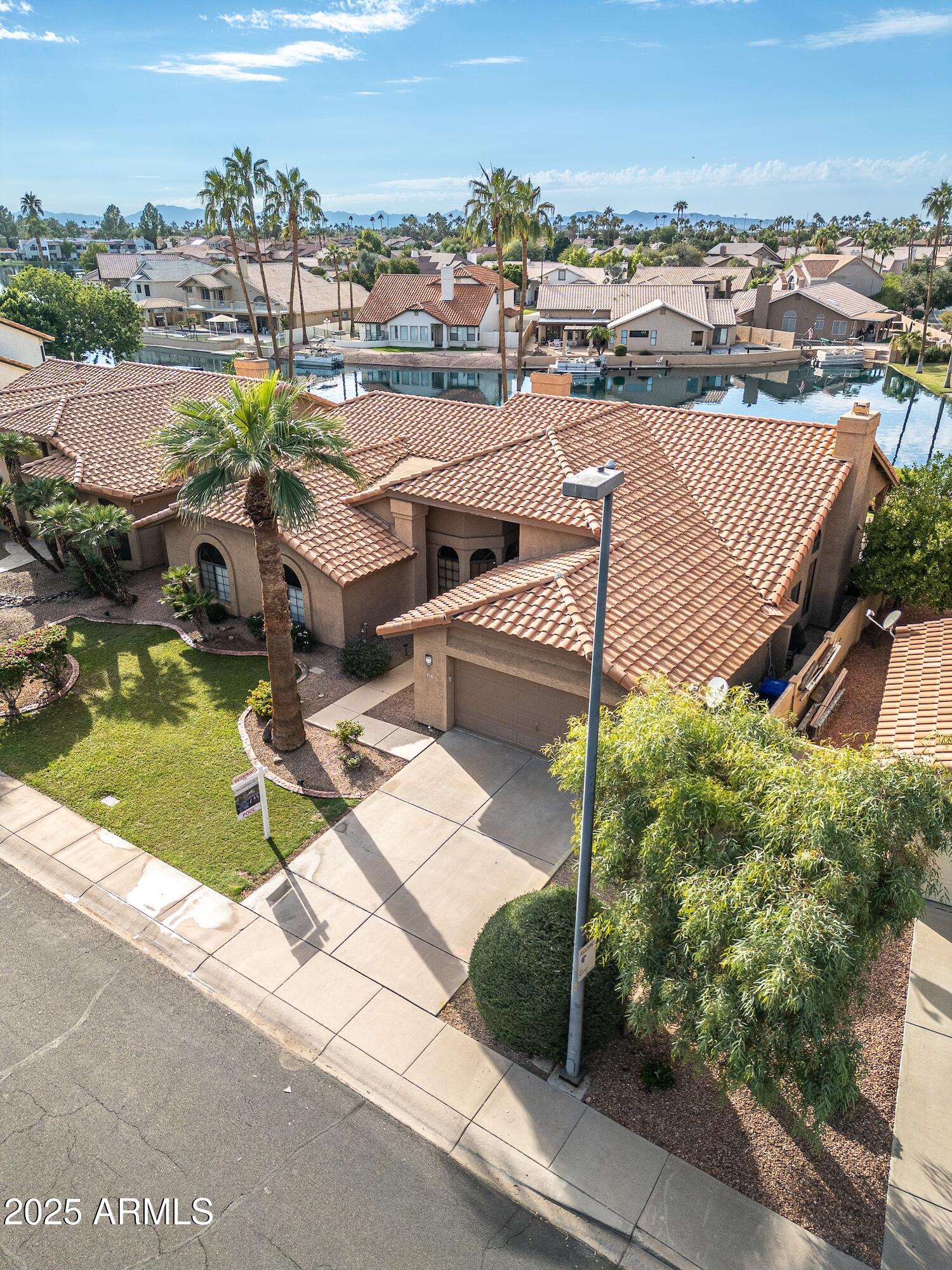 510 S LAGOON Drive, Gilbert