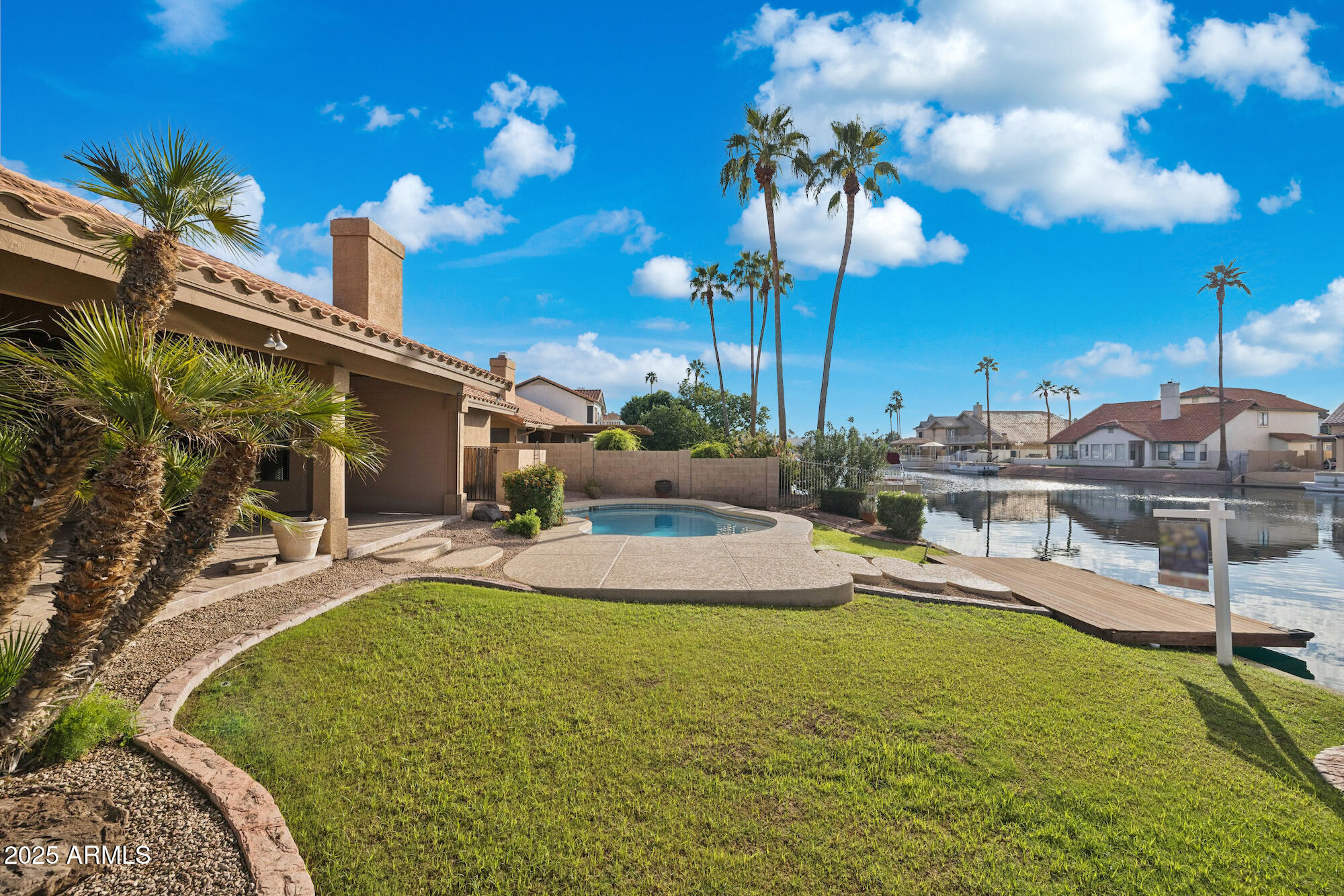 510 S LAGOON Drive, Gilbert