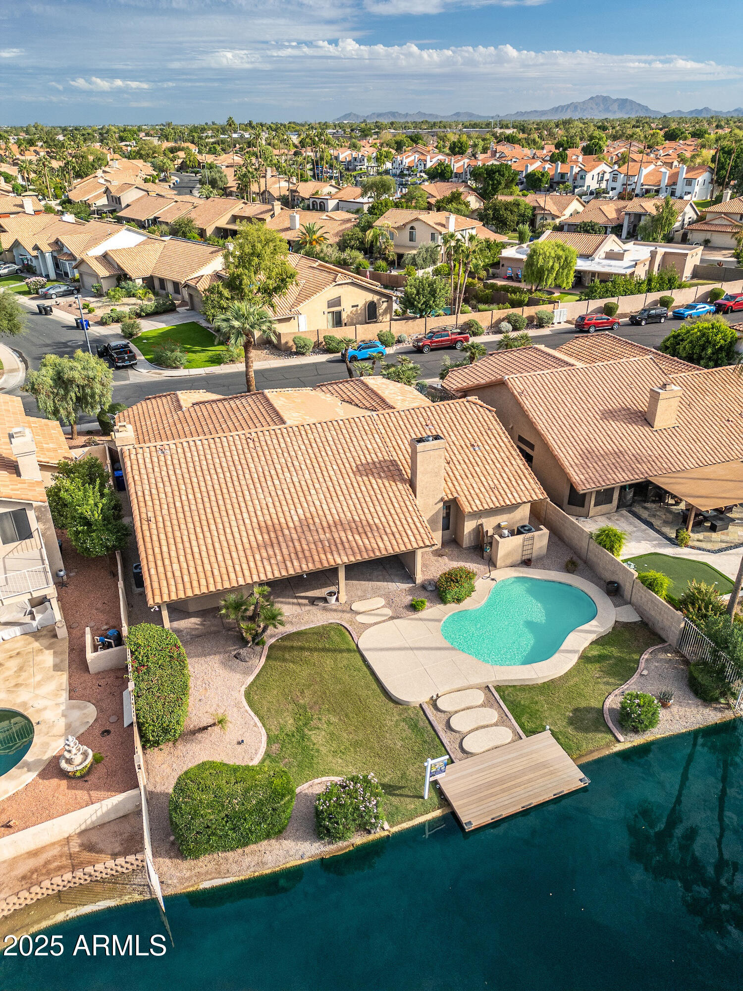 510 S LAGOON Drive, Gilbert